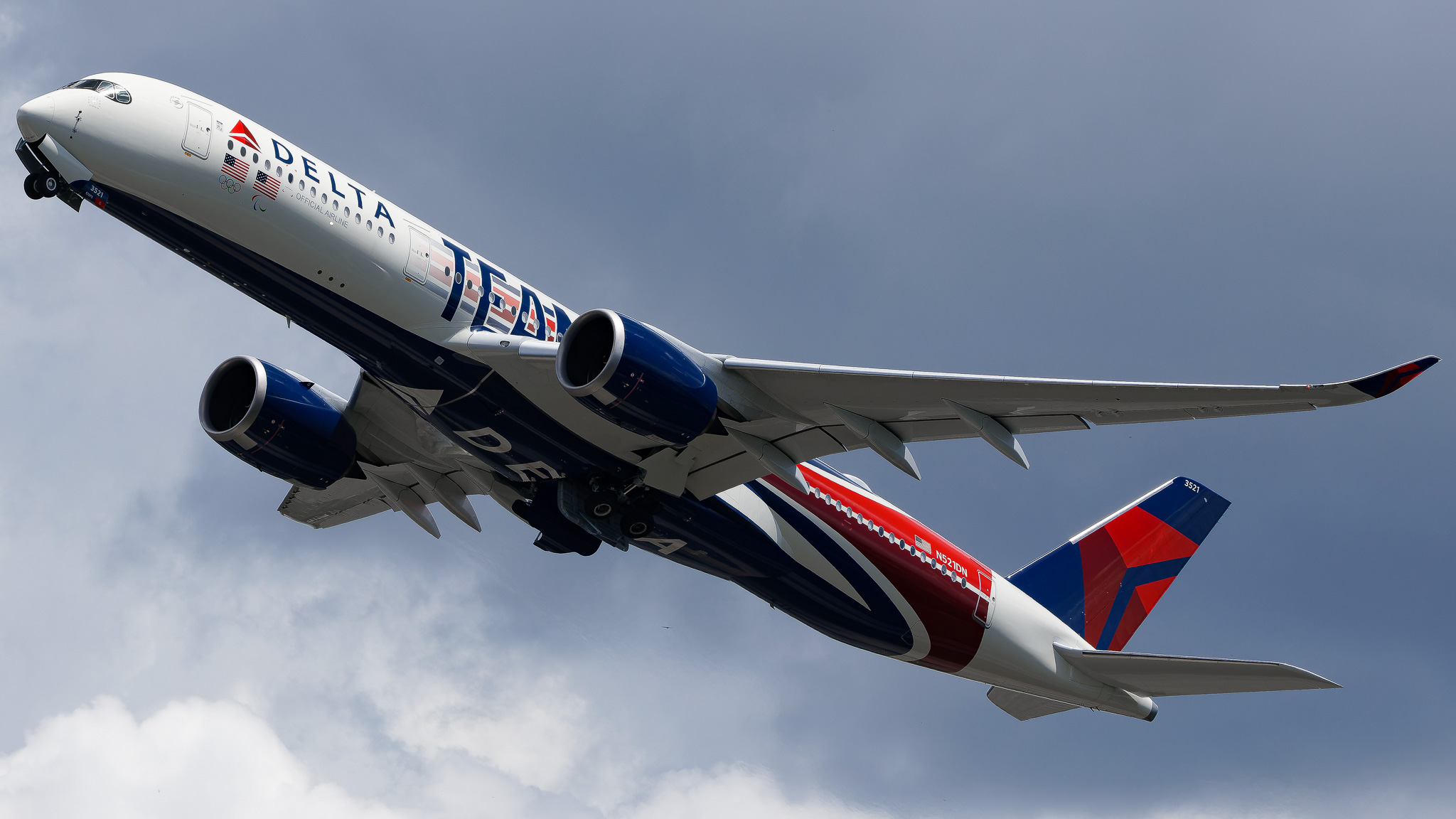 Full size: Delta Airlines Airbus A350-900 N521DN at Tampa International Airport