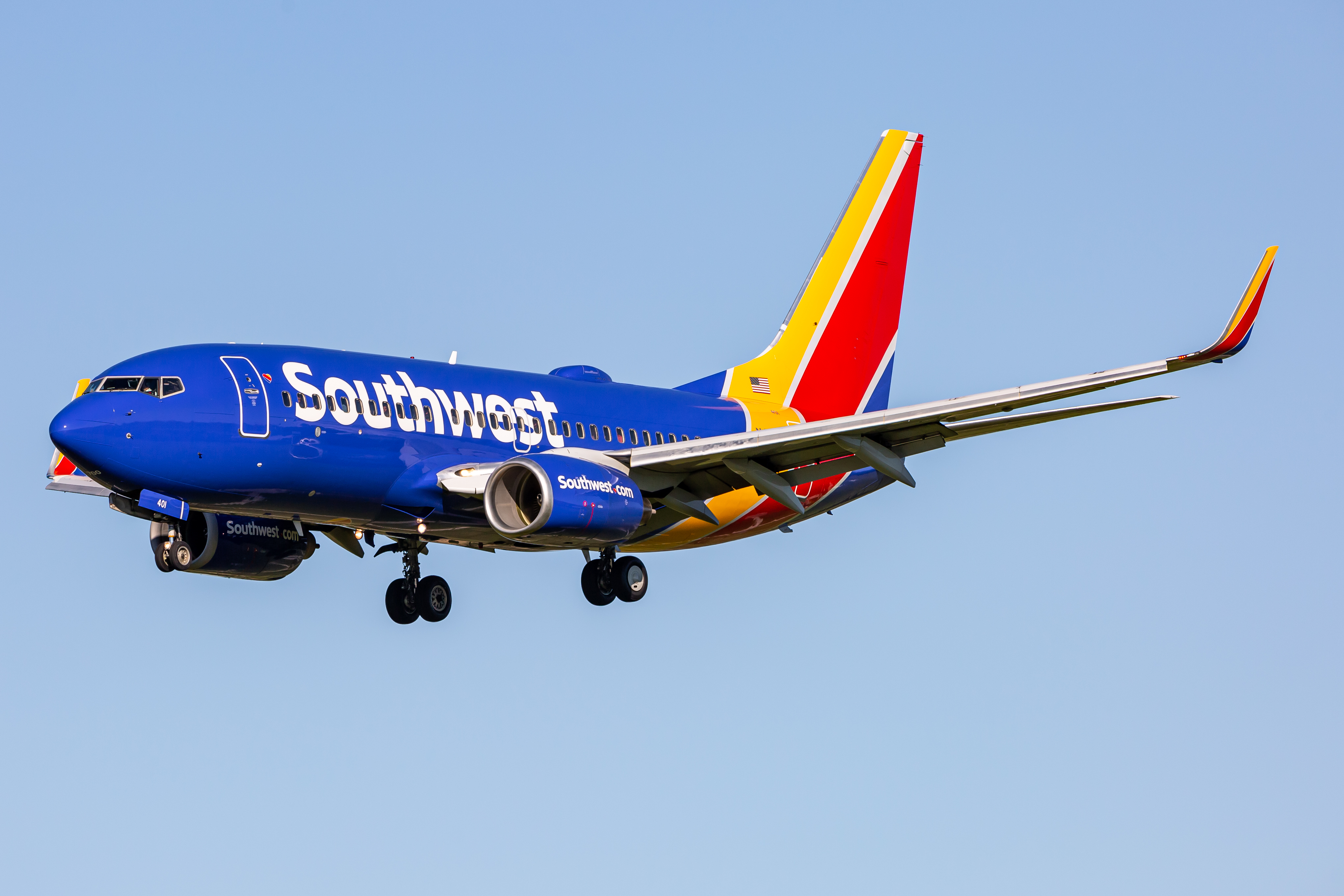 Full size: Southwest Airlines Boeing 737-700 N401WN at Baltimore/Washington International Thurgood Marshall Airport