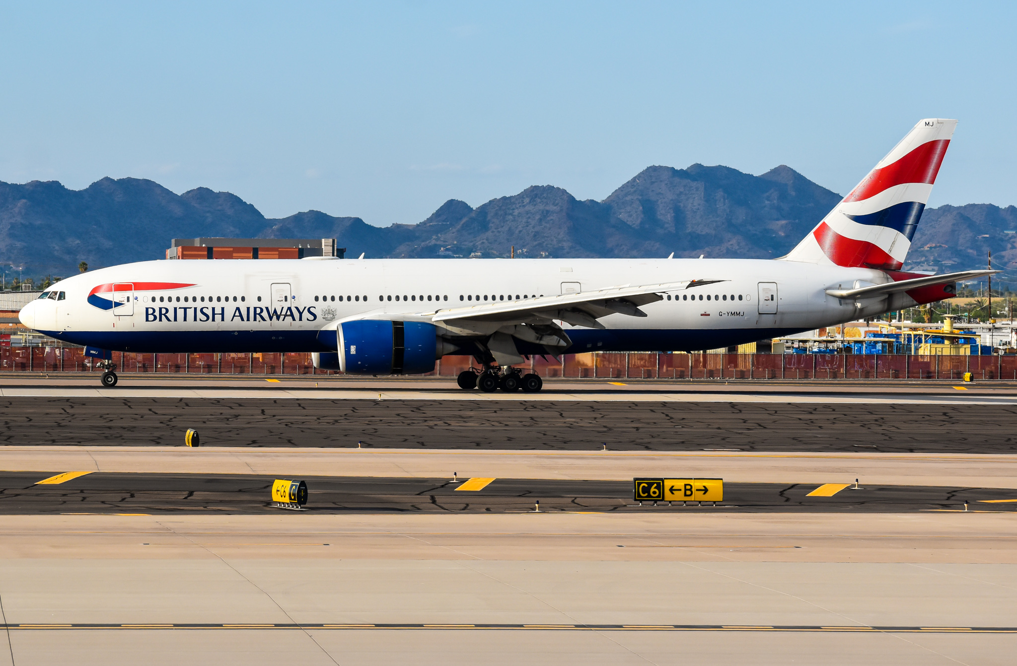 Full size: British Airways Boeing 777-200ER G-YMMJ at Phoenix Sky Harbor International Airport