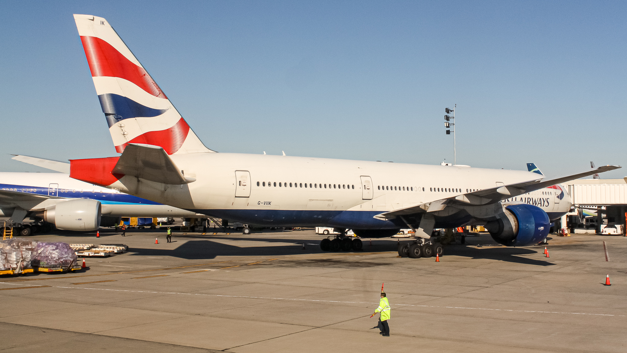 Full size: British Airways Boeing 777-200ER G-VIIK at John F. Kennedy International Airport