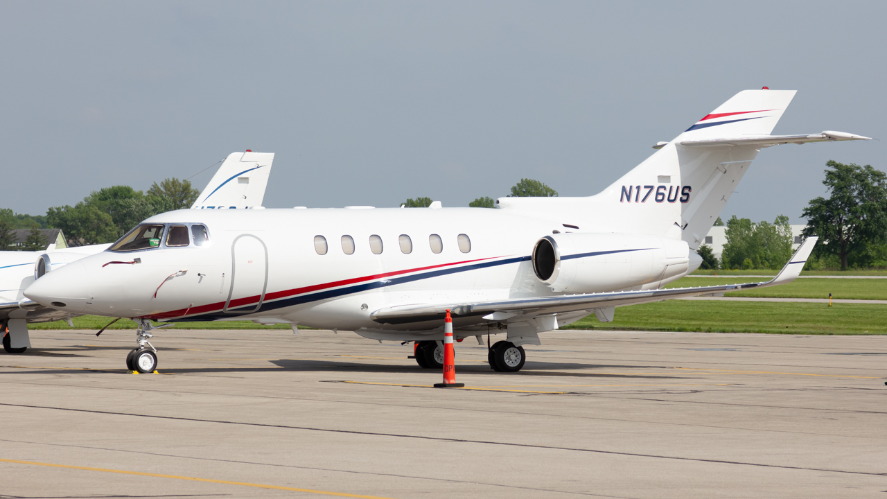 Full size: PRIVATE Beechcraft Hawker 900XP N176US at Delaware Municipal Airport
