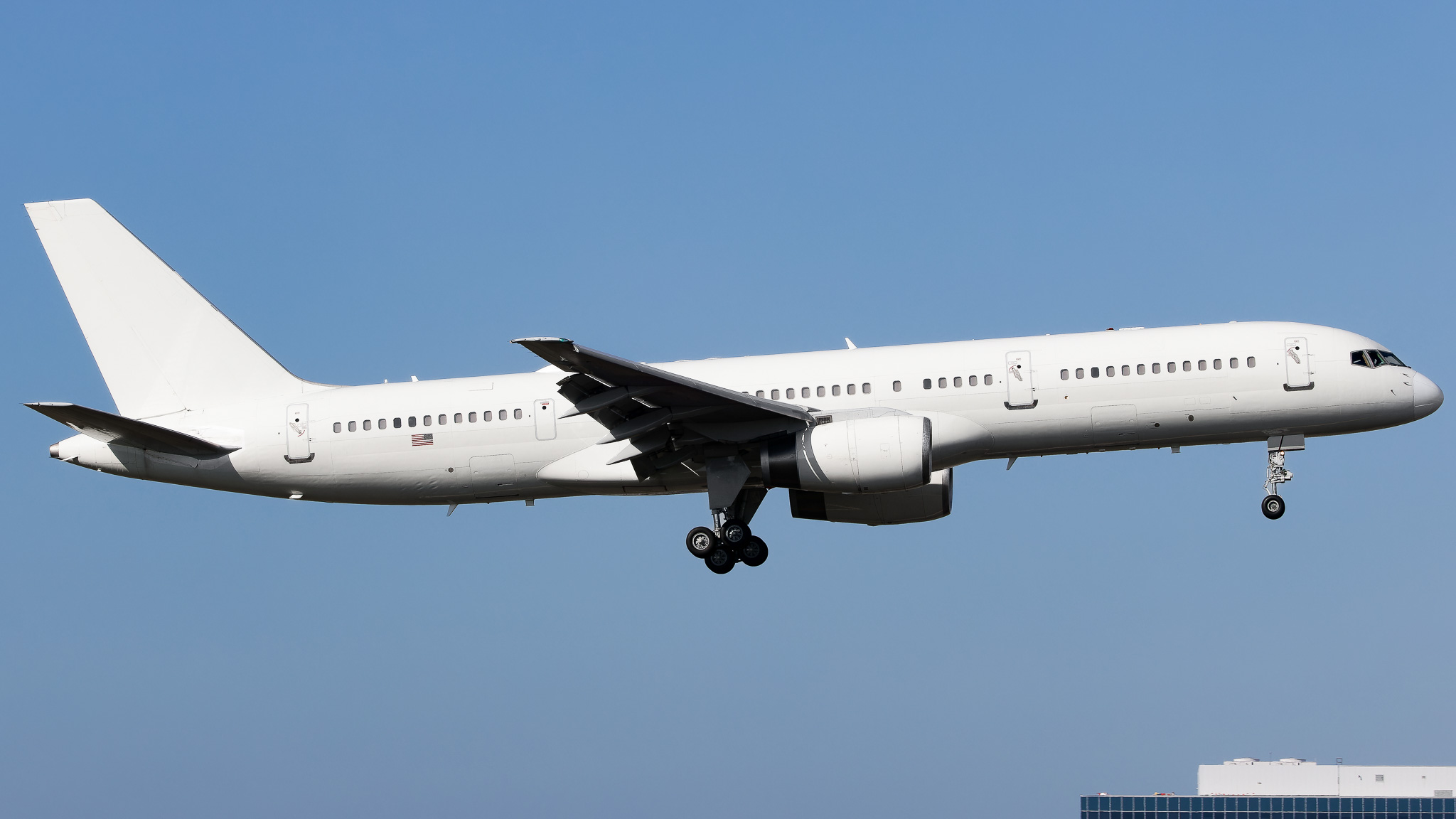 Full size: USAF - United States Air Force Boeing C-32B 02-4452 at Tampa International Airport