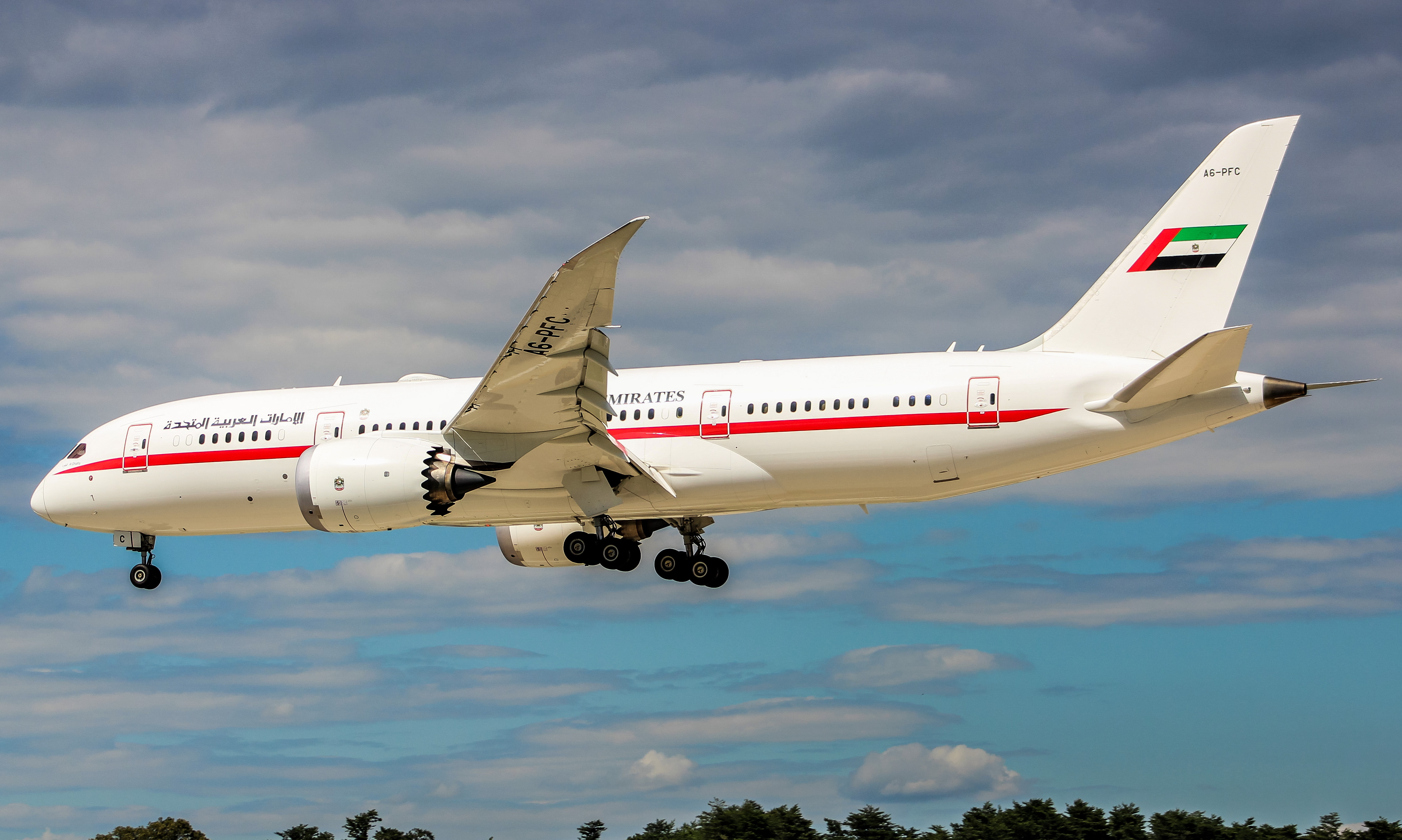 Full size: Abu Dhabi Amiri Flight Boeing 787-8 A6-PFC at Baltimore/Washington International Thurgood Marshall Airport