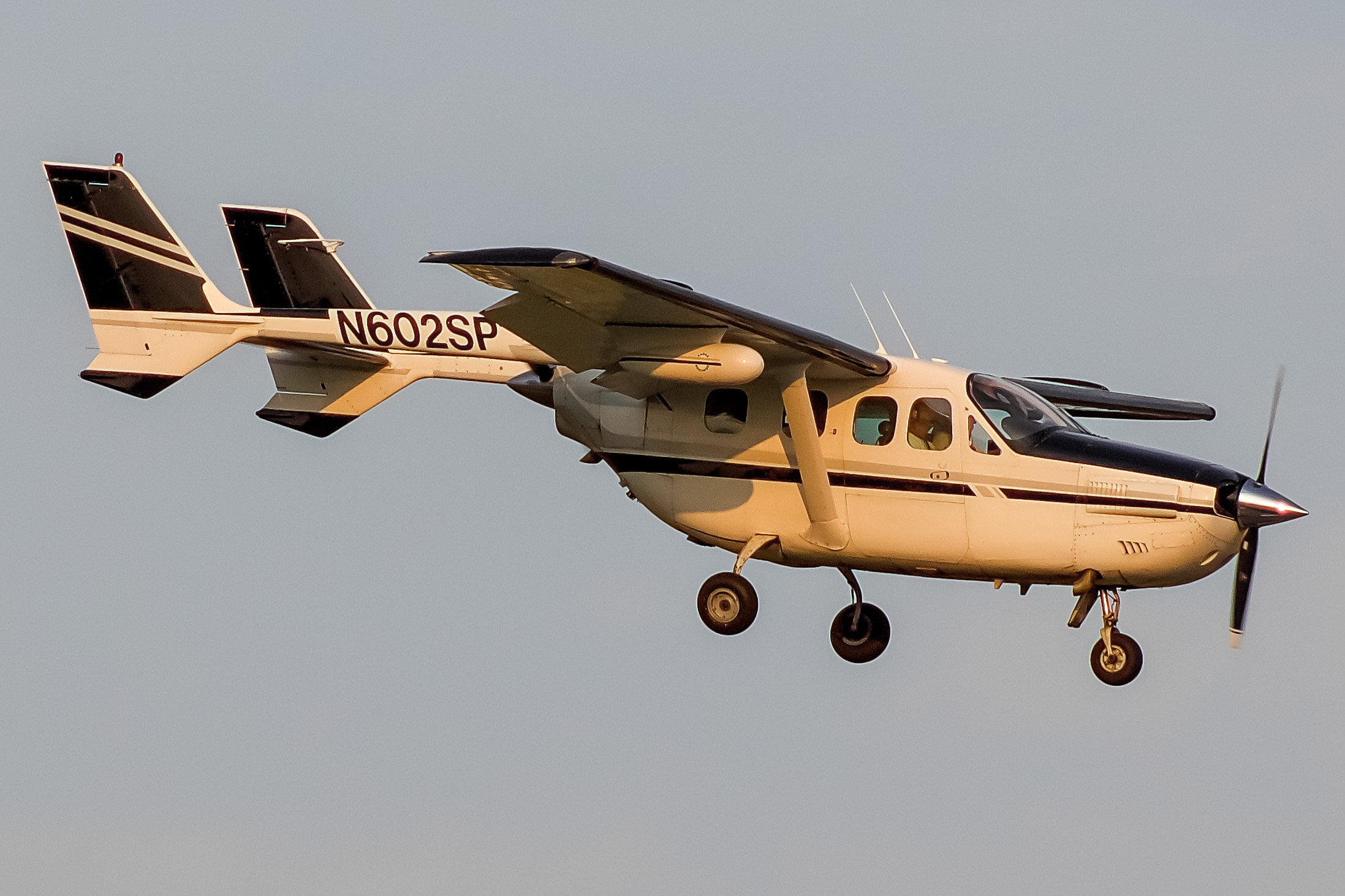 Full size: PRIVATE Cessna P337H Skymaster N602SP at General Mitchell International Airport