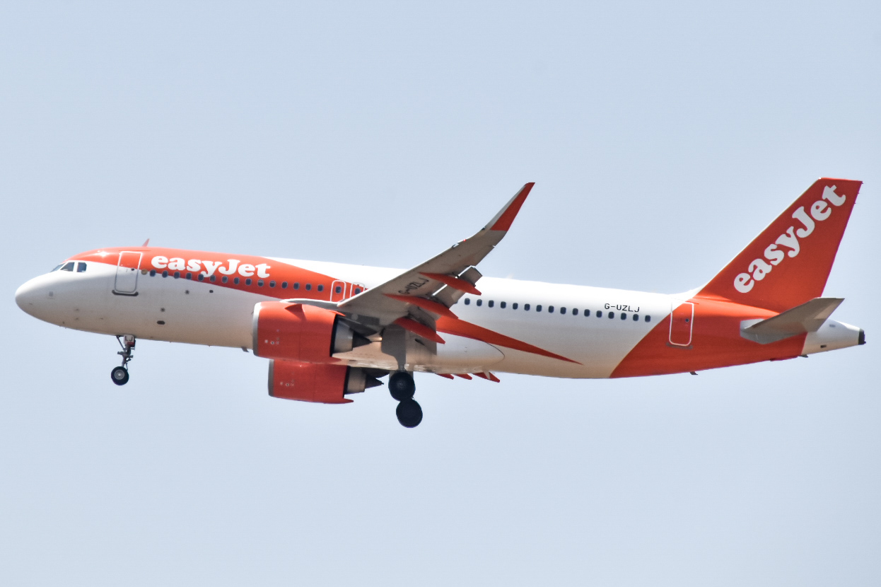 Full size: EasyJet Airbus A320NEO G-UZLJ at Tel Aviv-Ben Gurion Airport