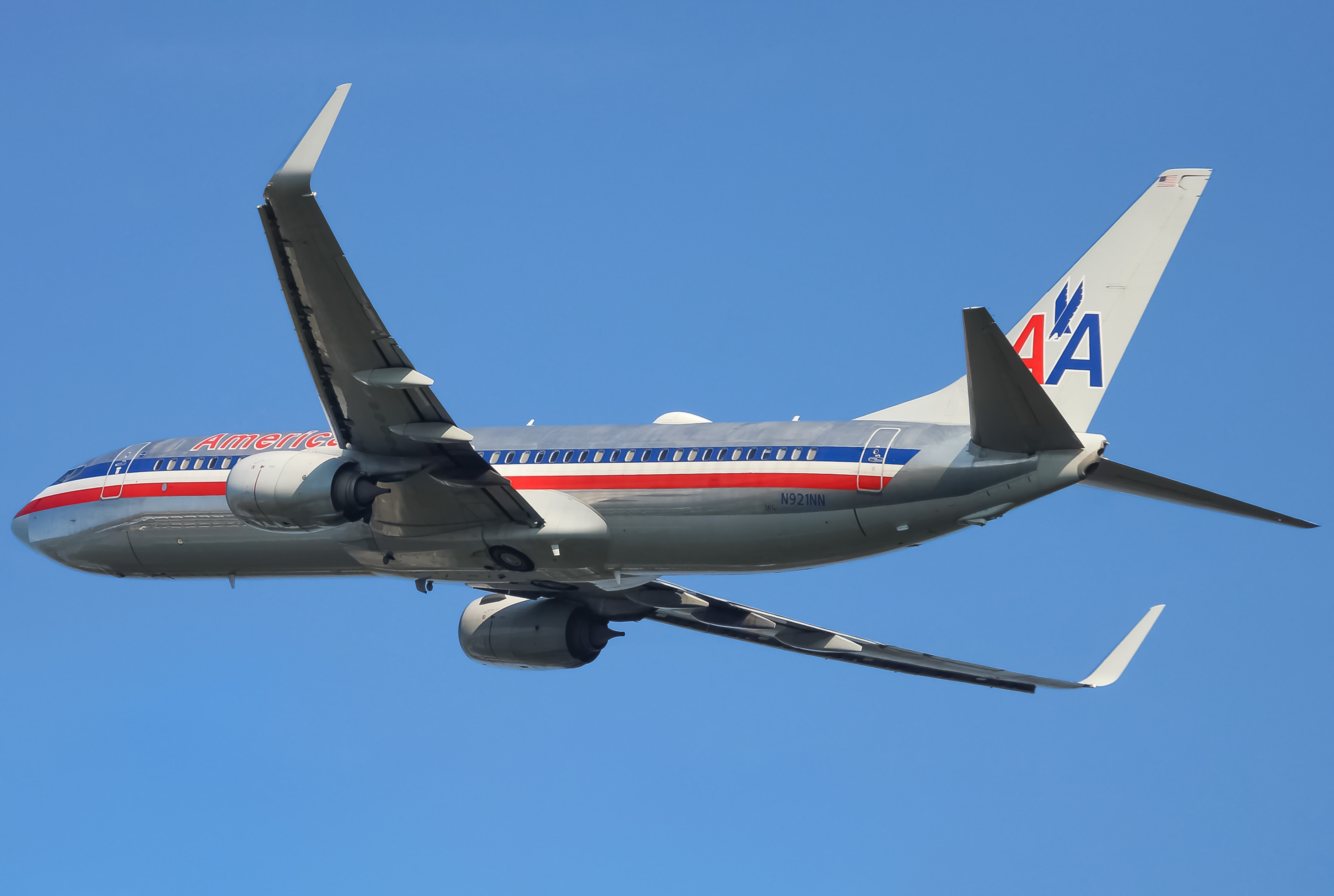 Full size: American Airlines Boeing 737-800 N921NN at Baltimore/Washington International Thurgood Marshall Airport