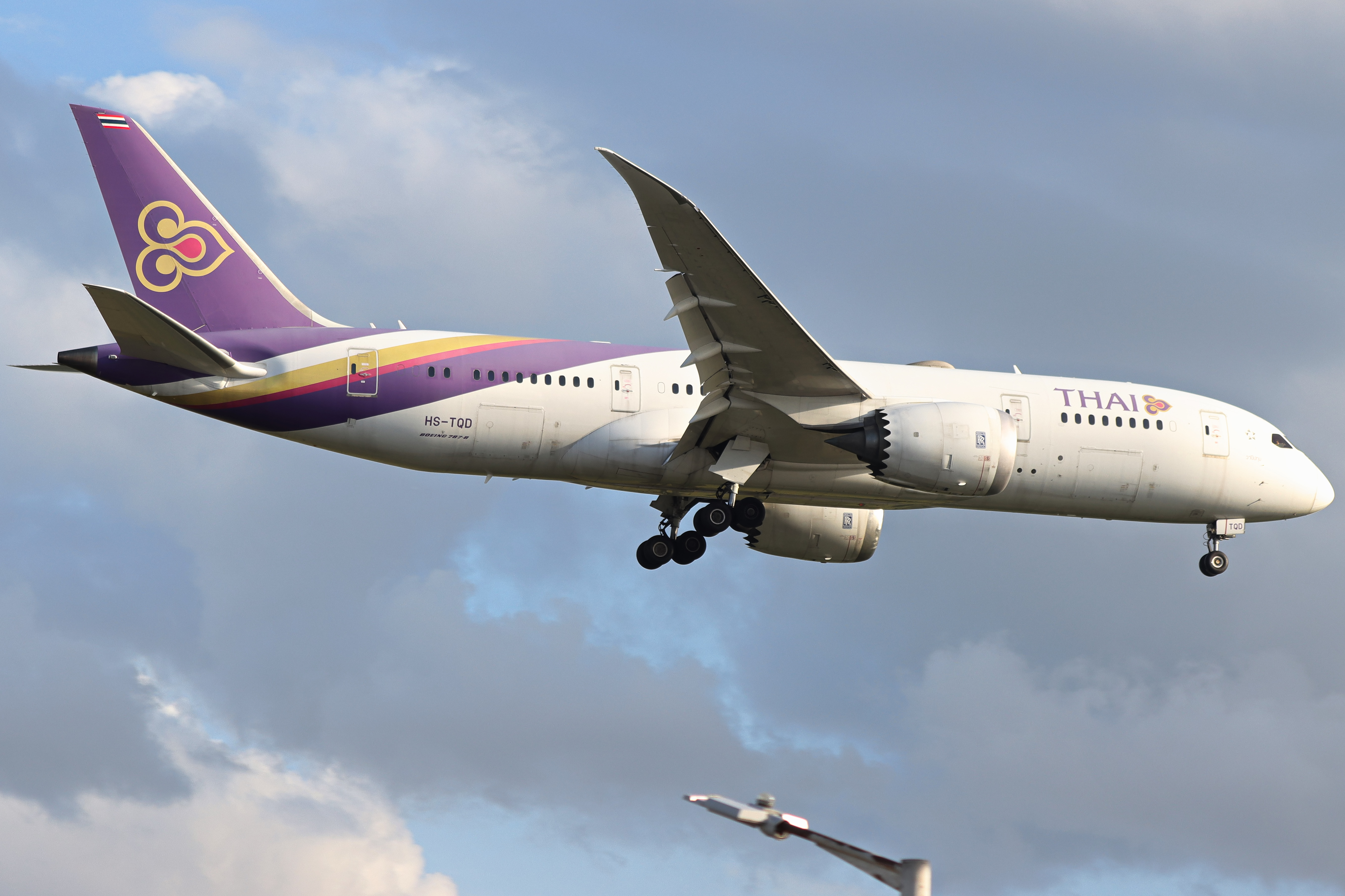 Full size: Thai Airways Boeing 787-8 HS-TQD at London Heathrow International Airport