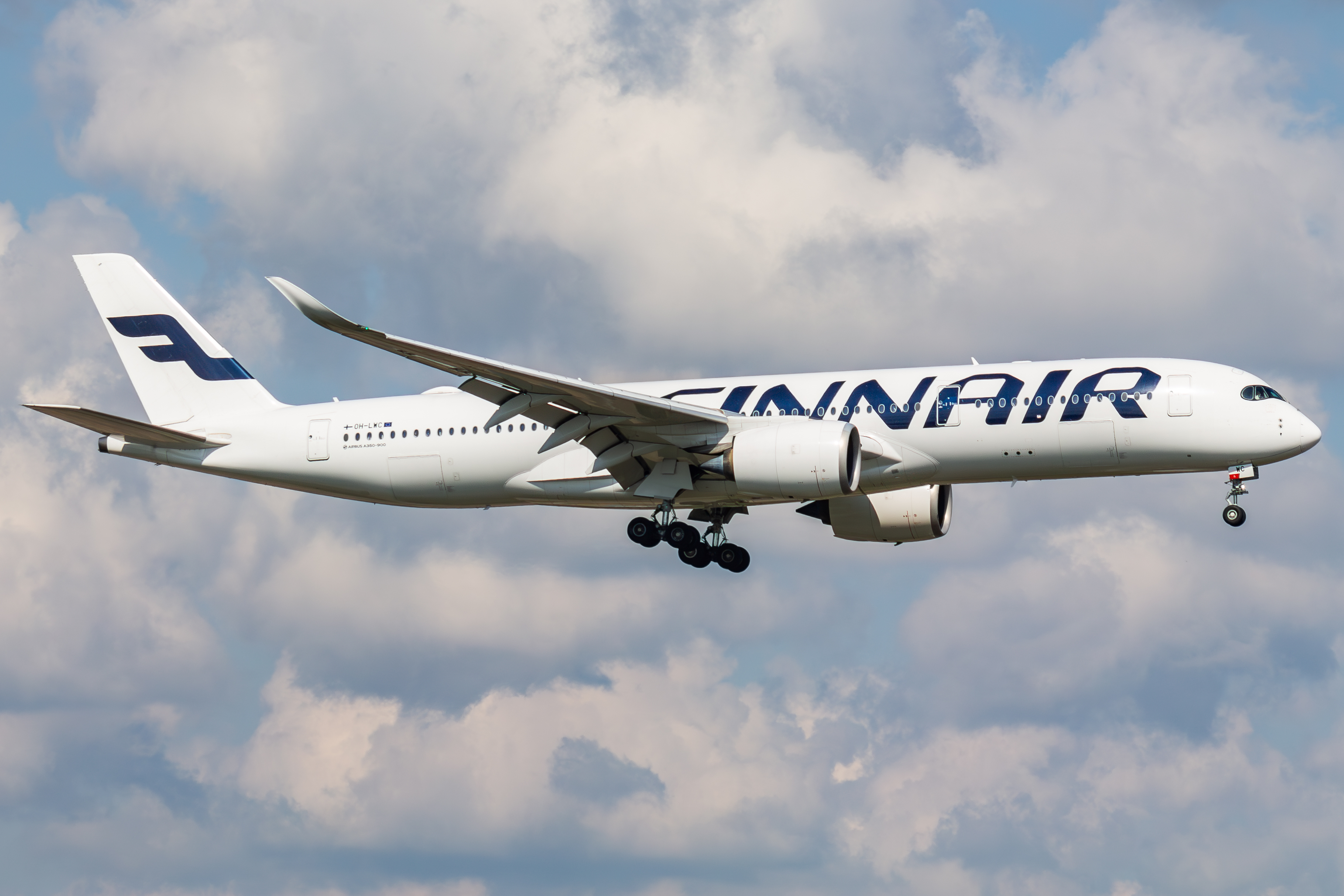 Full size: Finnair Airbus A350-900 OH-LWC at Helsinki Vantaa Airport