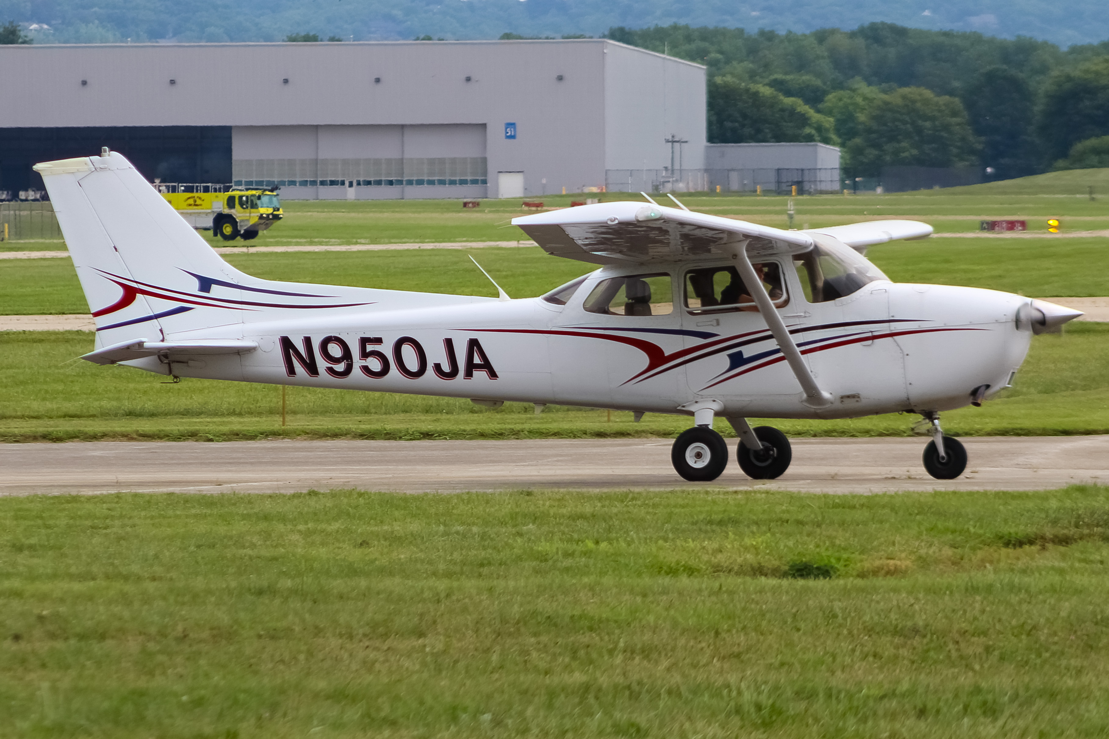 Full size: PRIVATE  Cessna 172 N950JA at Cincinnati Municipal Airport/Lunken Field