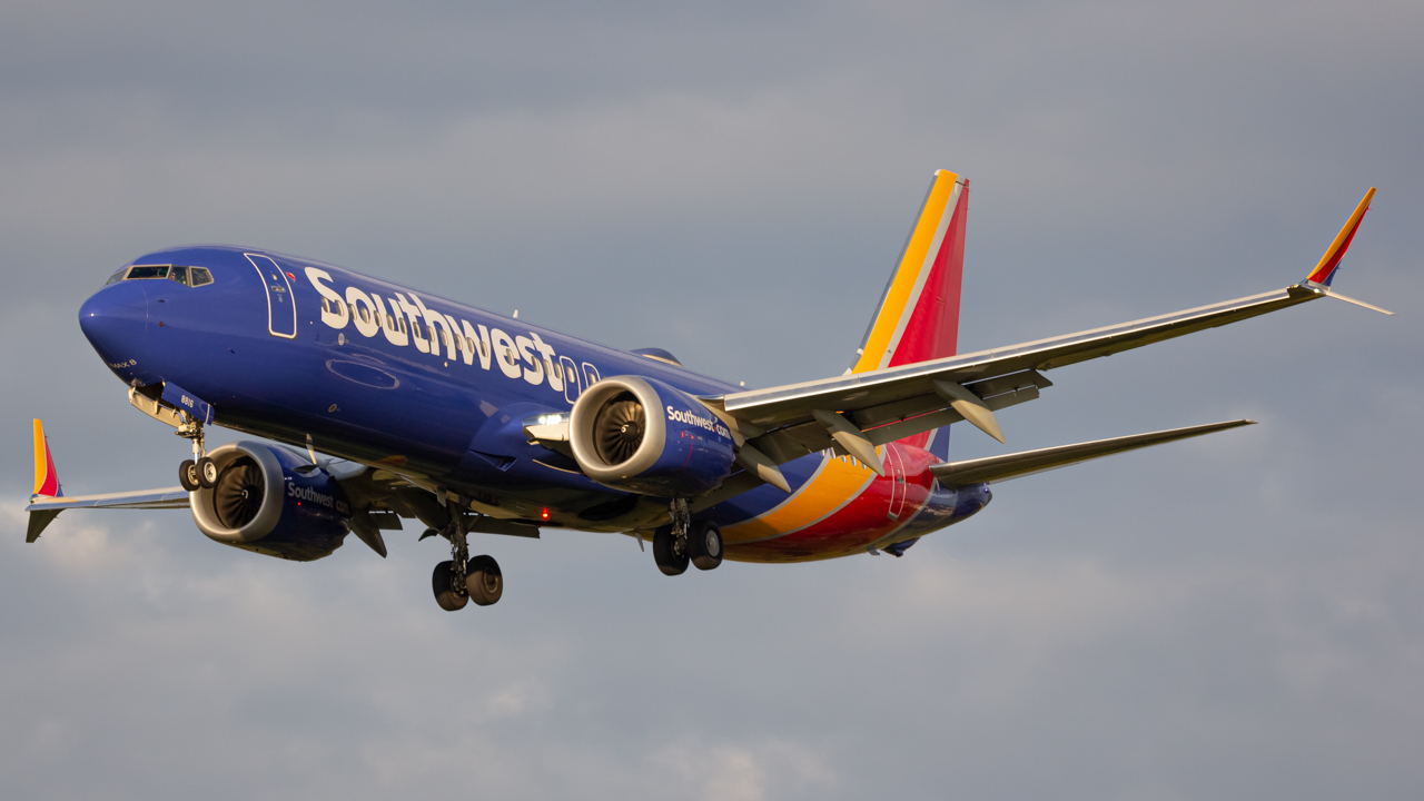 Full size: Southwest Airlines Boeing 737 MAX 8 N8816Q at John Glenn Columbus International Airport