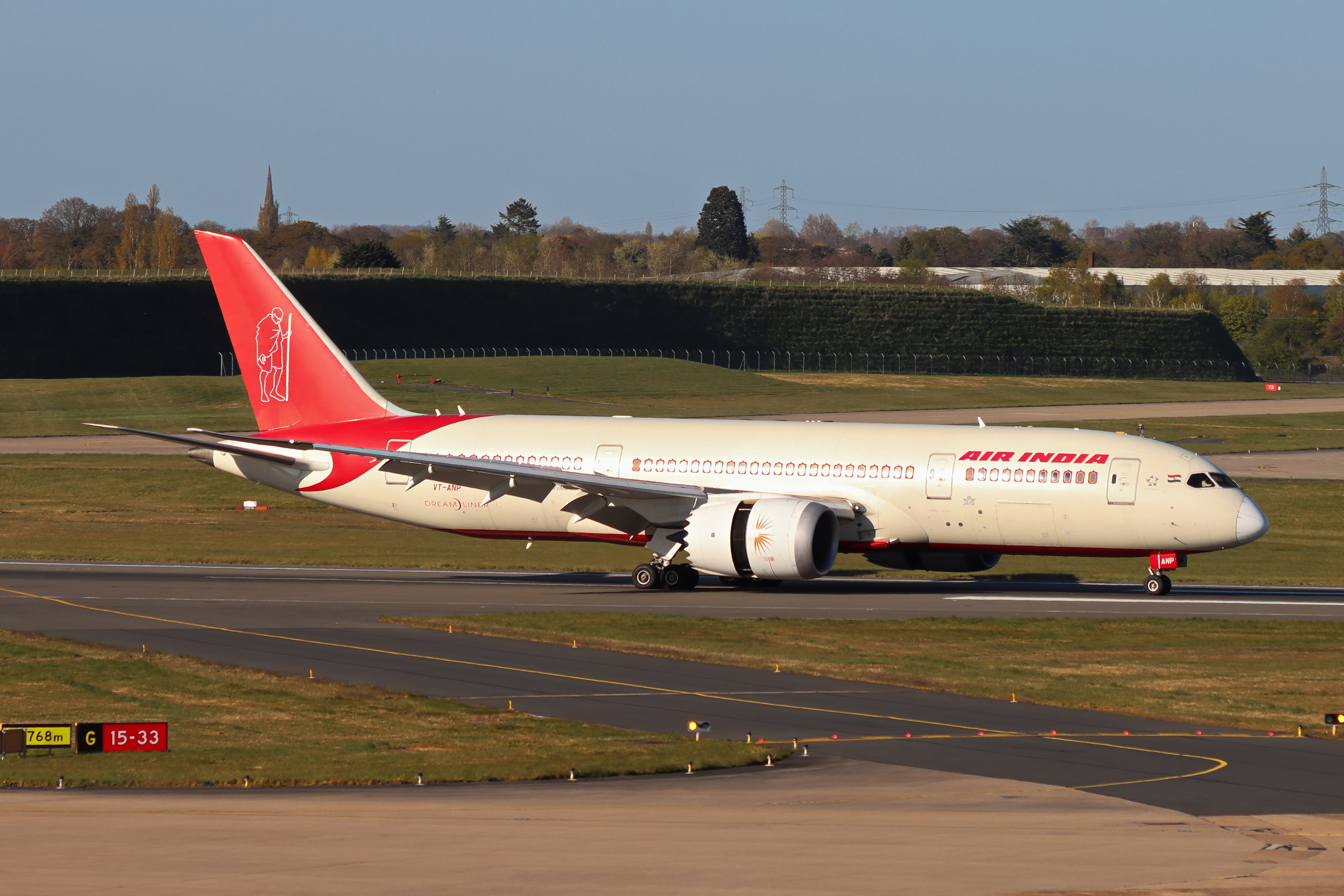 Full size: Air India Boeing 787-8 VT-ANP at Birmingham Airport