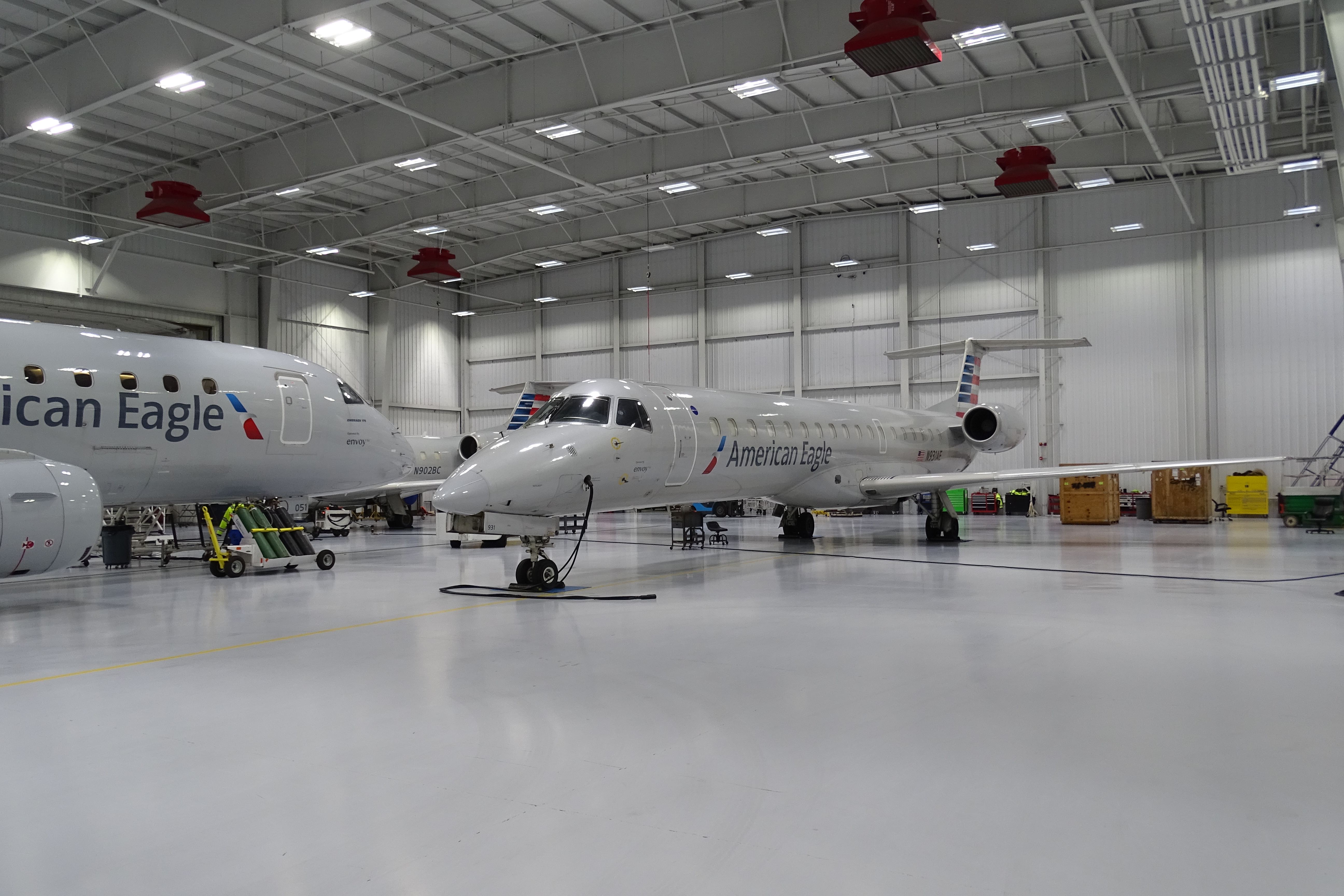 Full size: American Eagle Embraer ERJ145 N931AE at University of Illinois-Willard Airport