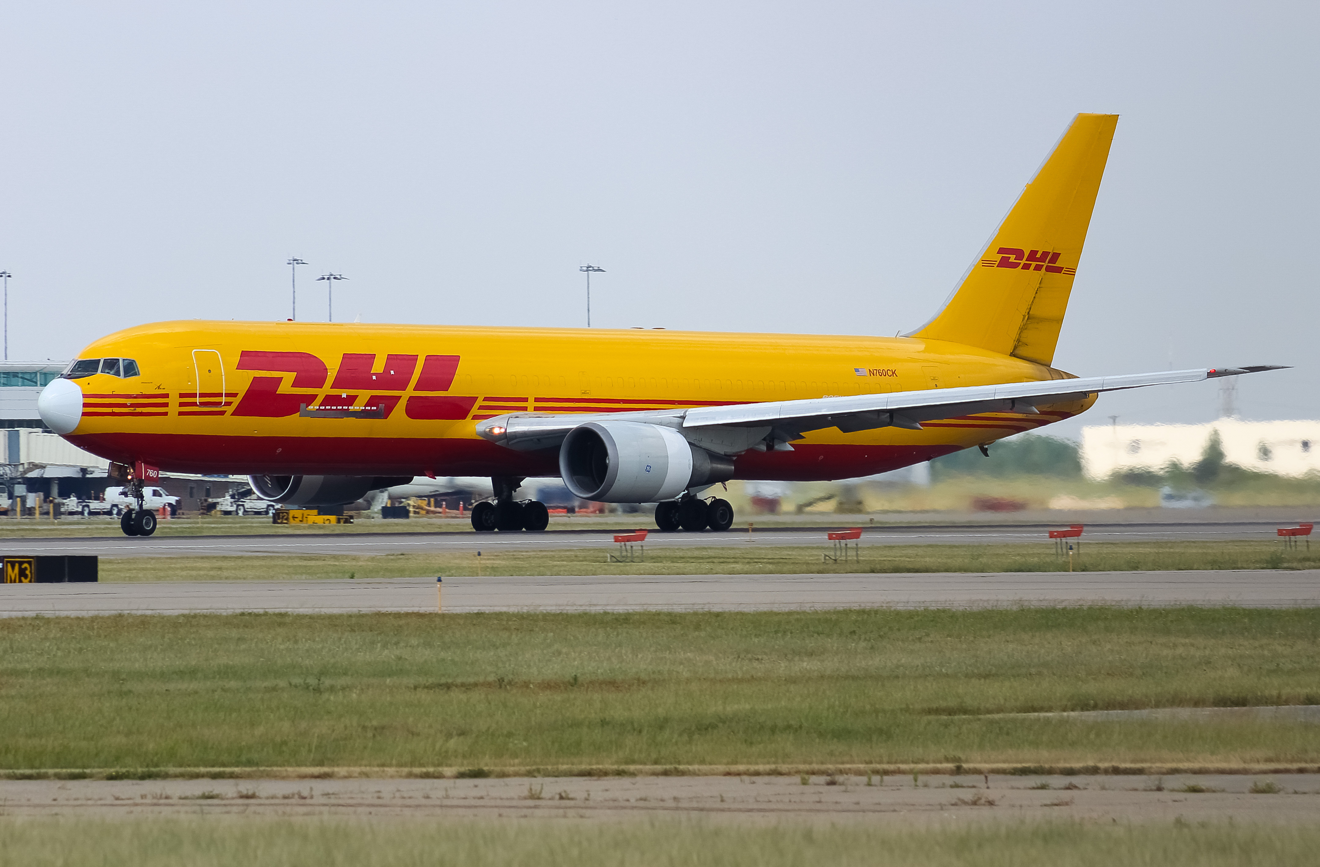 Full size: DHL Boeing 767-300ER N760CK at Cincinnati/Northern Kentucky International Airport