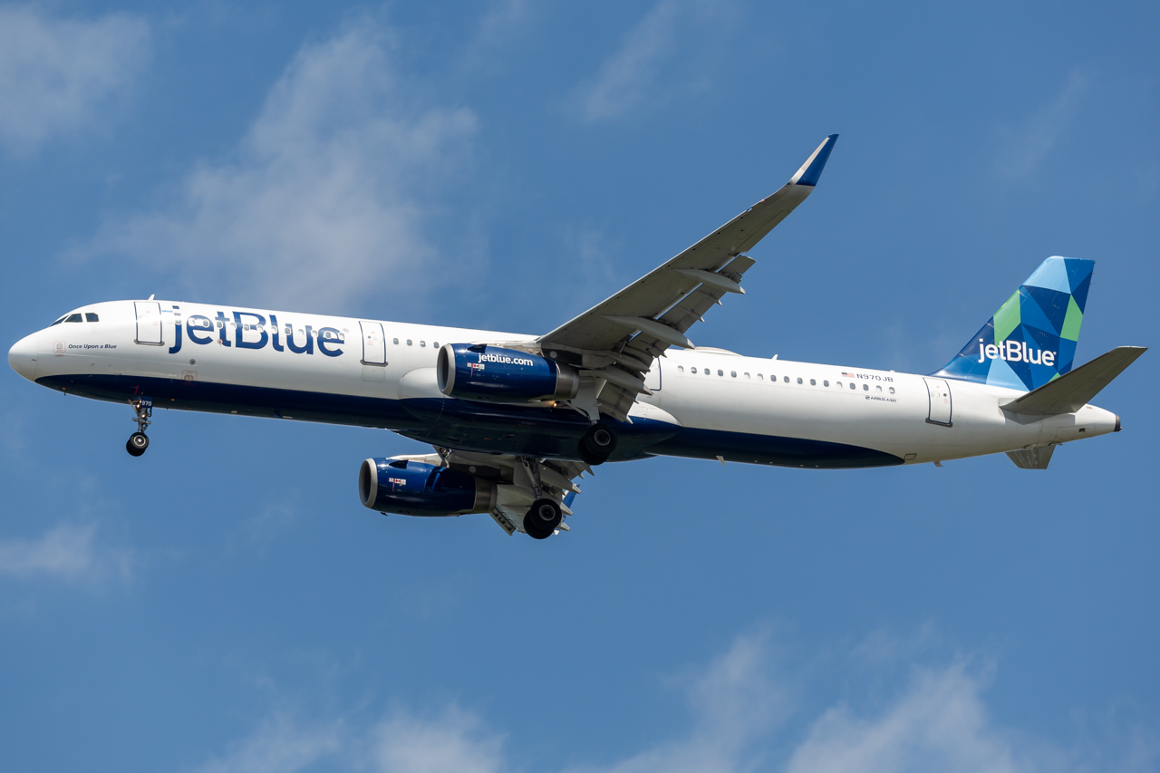 Full size: JetBlue Airways Airbus A321-200 N970JB at John F. Kennedy International Airport
