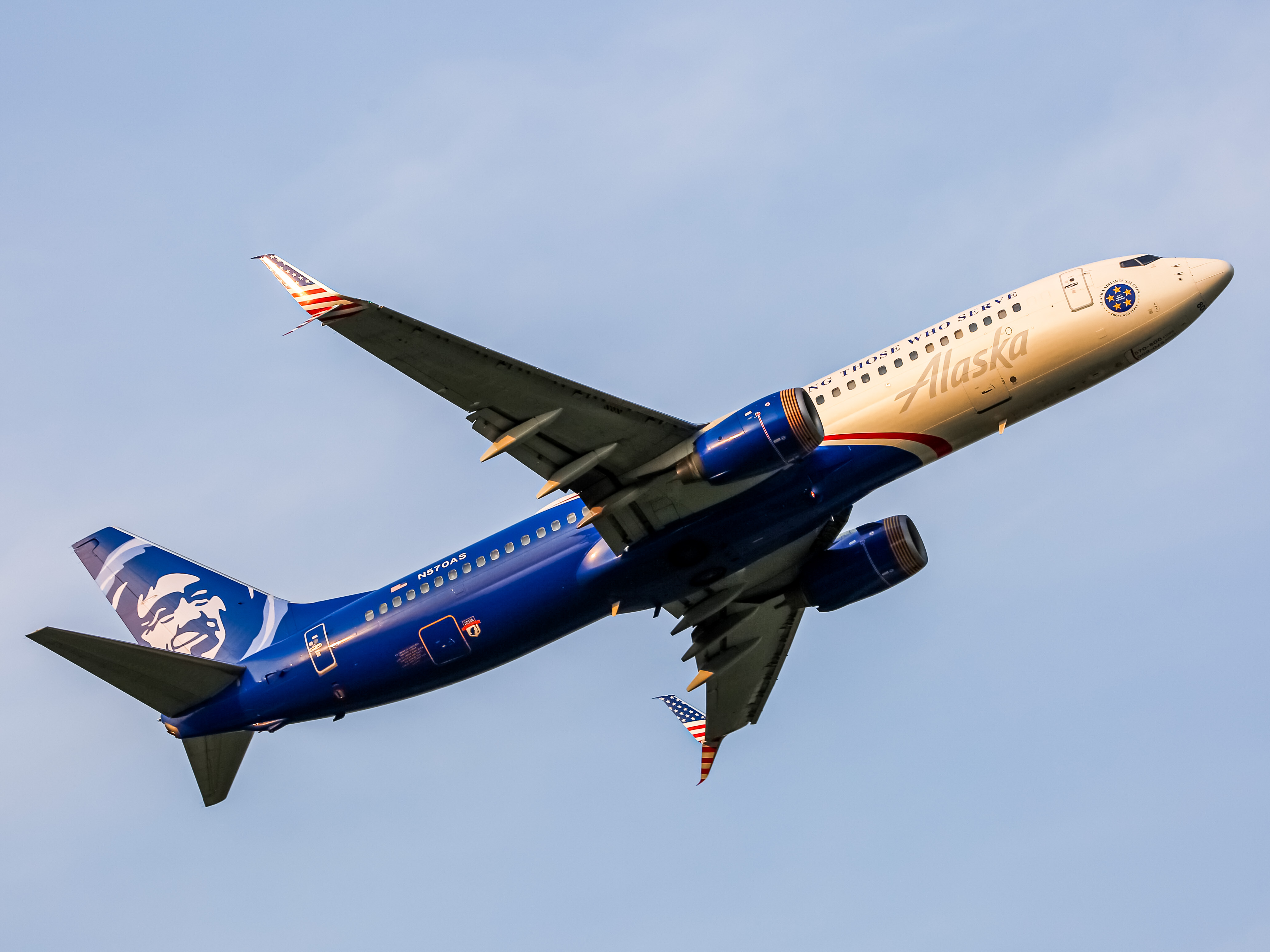 Full size: Alaska Airlines Boeing 737-800 N570AS at Baltimore/Washington International Thurgood Marshall Airport