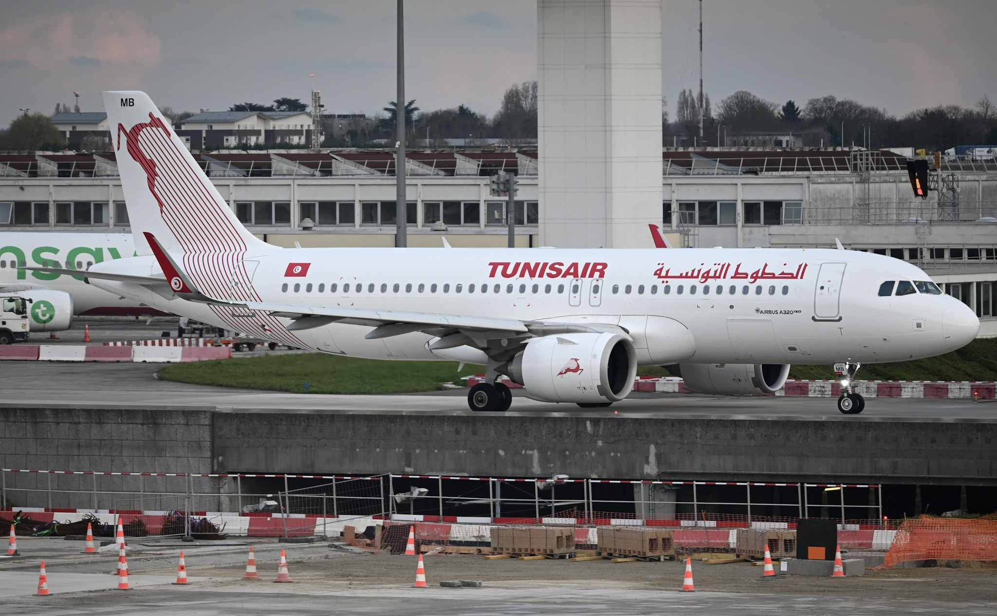 Full size: TunisAir Airbus A320NEO TS-IMB at Paris Orly Airport