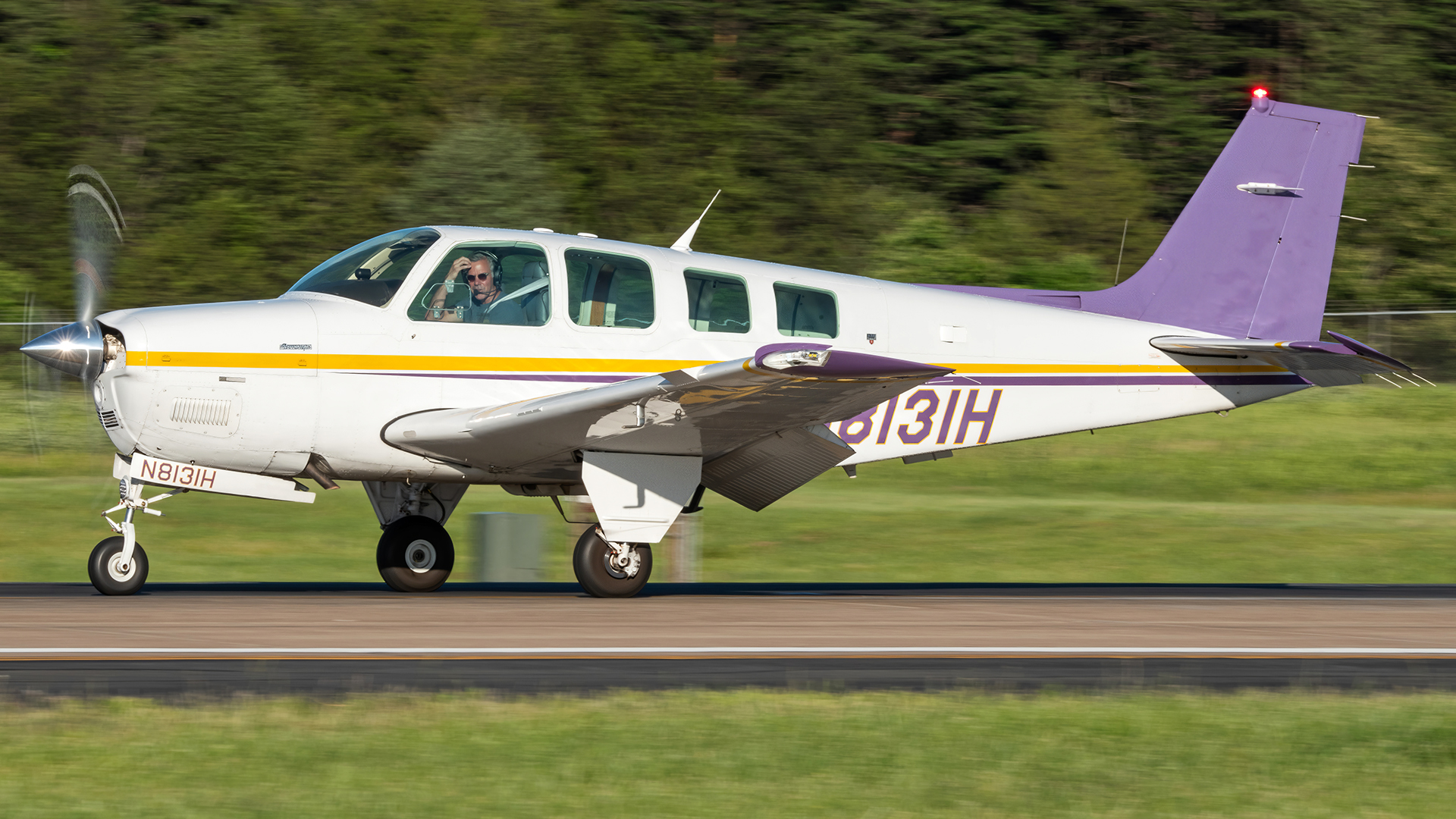 Full size: PRIVATE Beechcraft A36 Bonanza N8131H at Washington Dulles International Airport