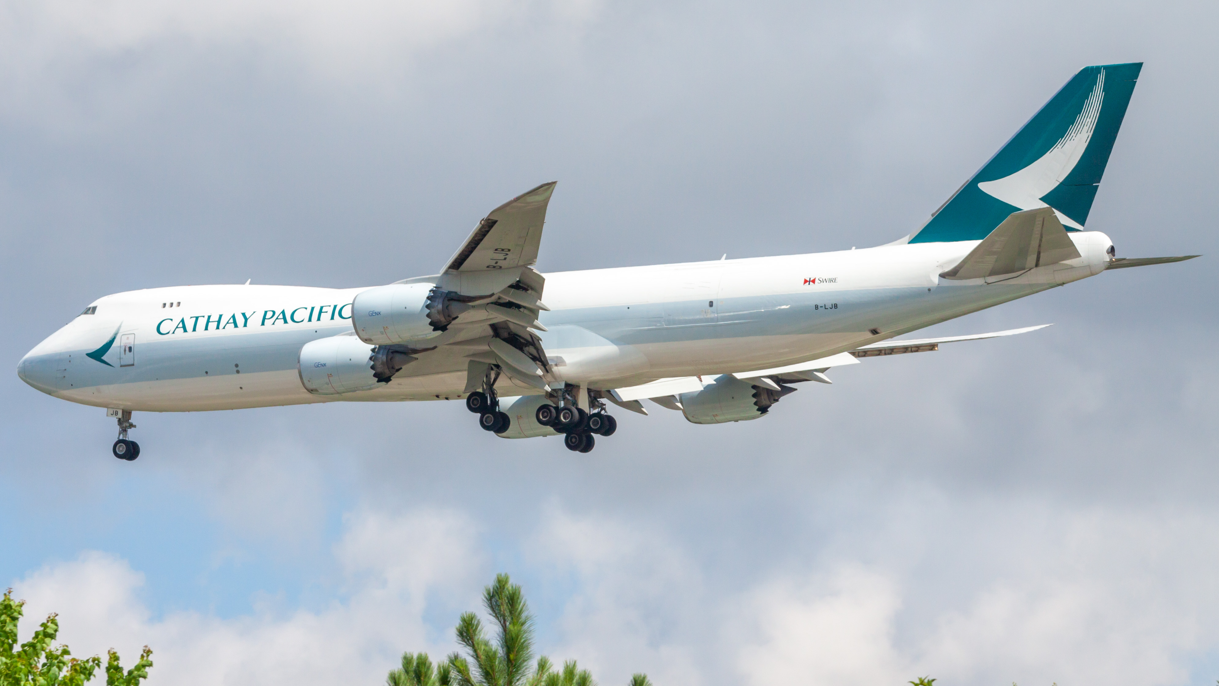Full size: Cathay Pacific Cargo Boeing 747-8F B-LJB at Houston-George Bush Intercontinental Airport