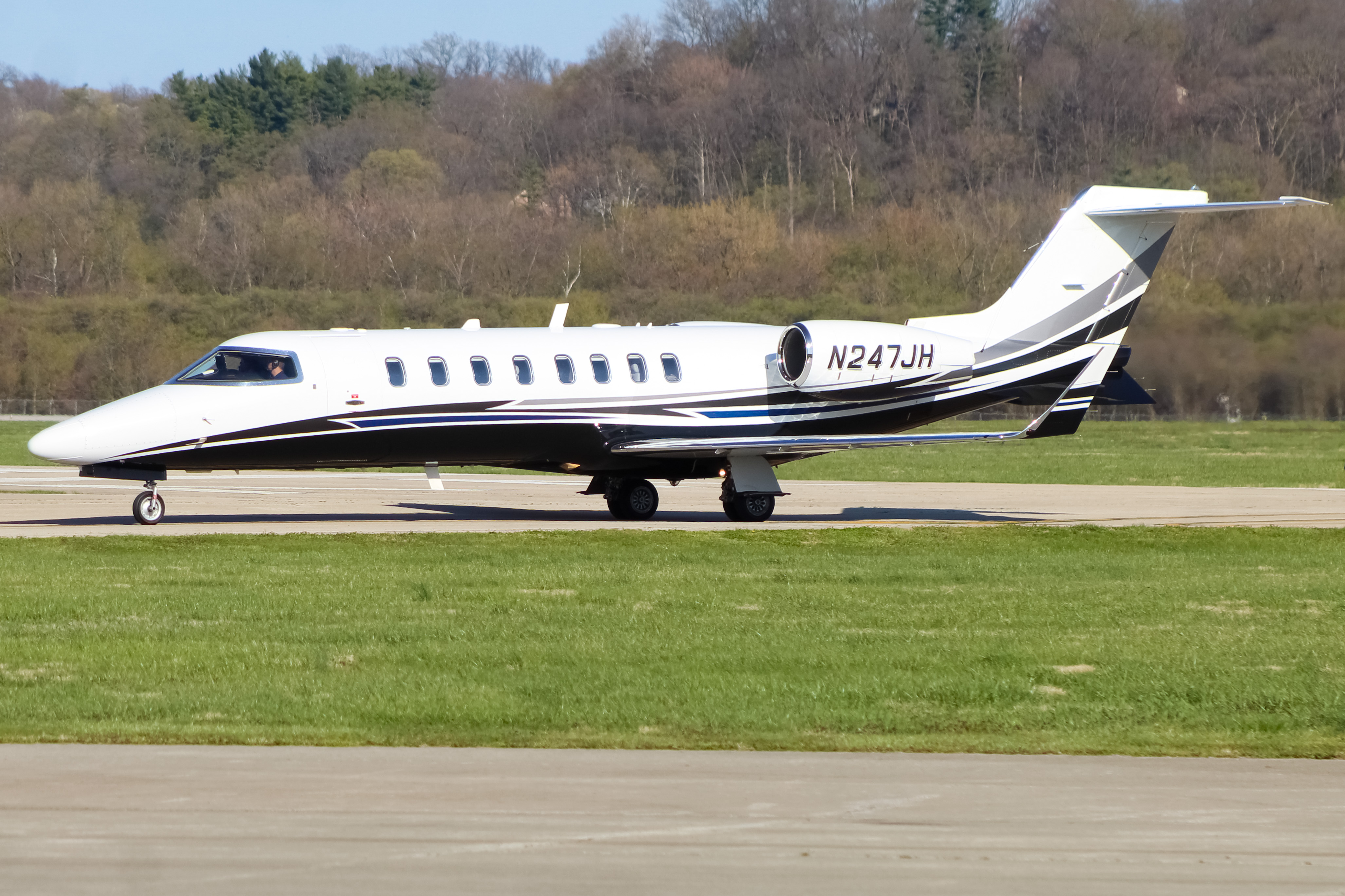 Full size: PRIVATE Learjet 45 N247JH at Cincinnati Municipal Airport/Lunken Field