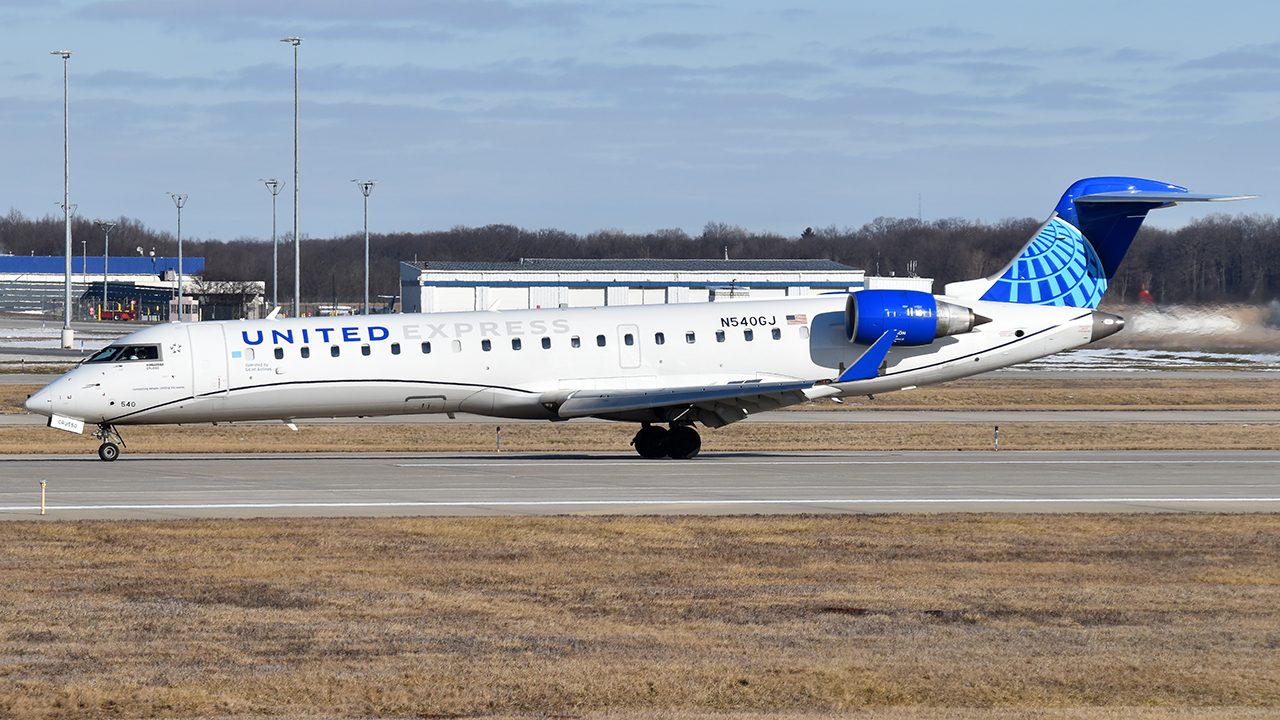 Full size: United Express Mitsubishi CRJ-550 N540GJ at Gerald R Ford International Airport