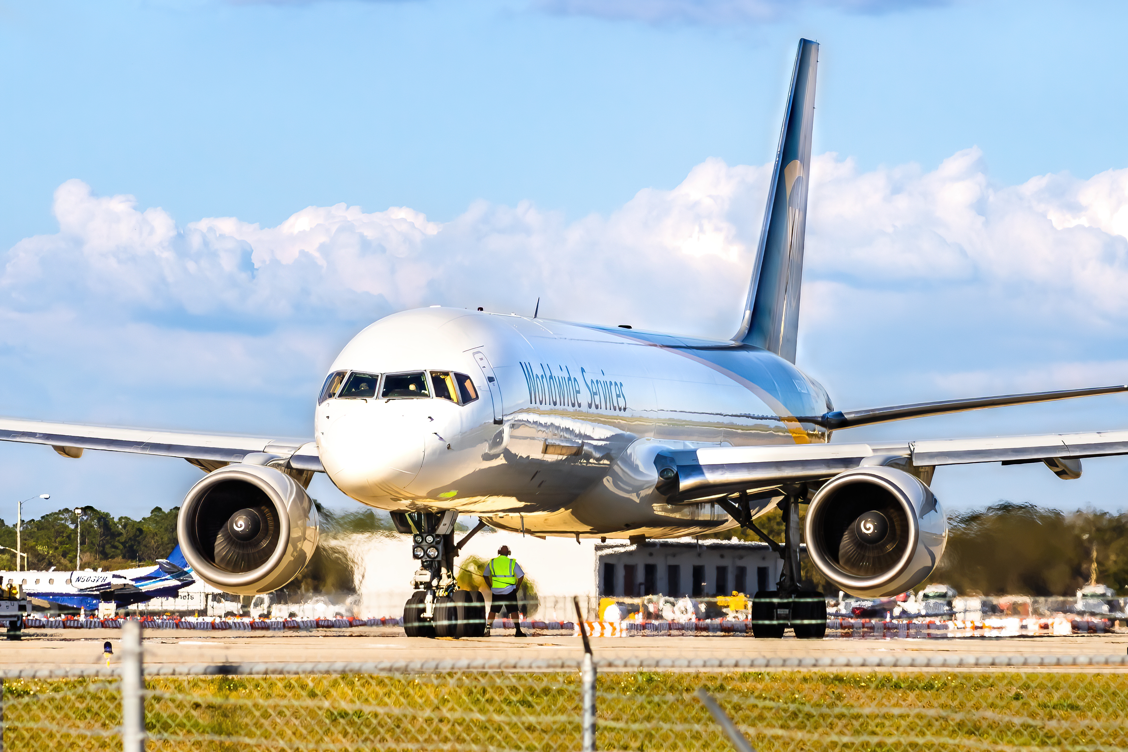 Full size: United Parcel Service Boeing 757-200 N422UP at Southwest Florida International Airport