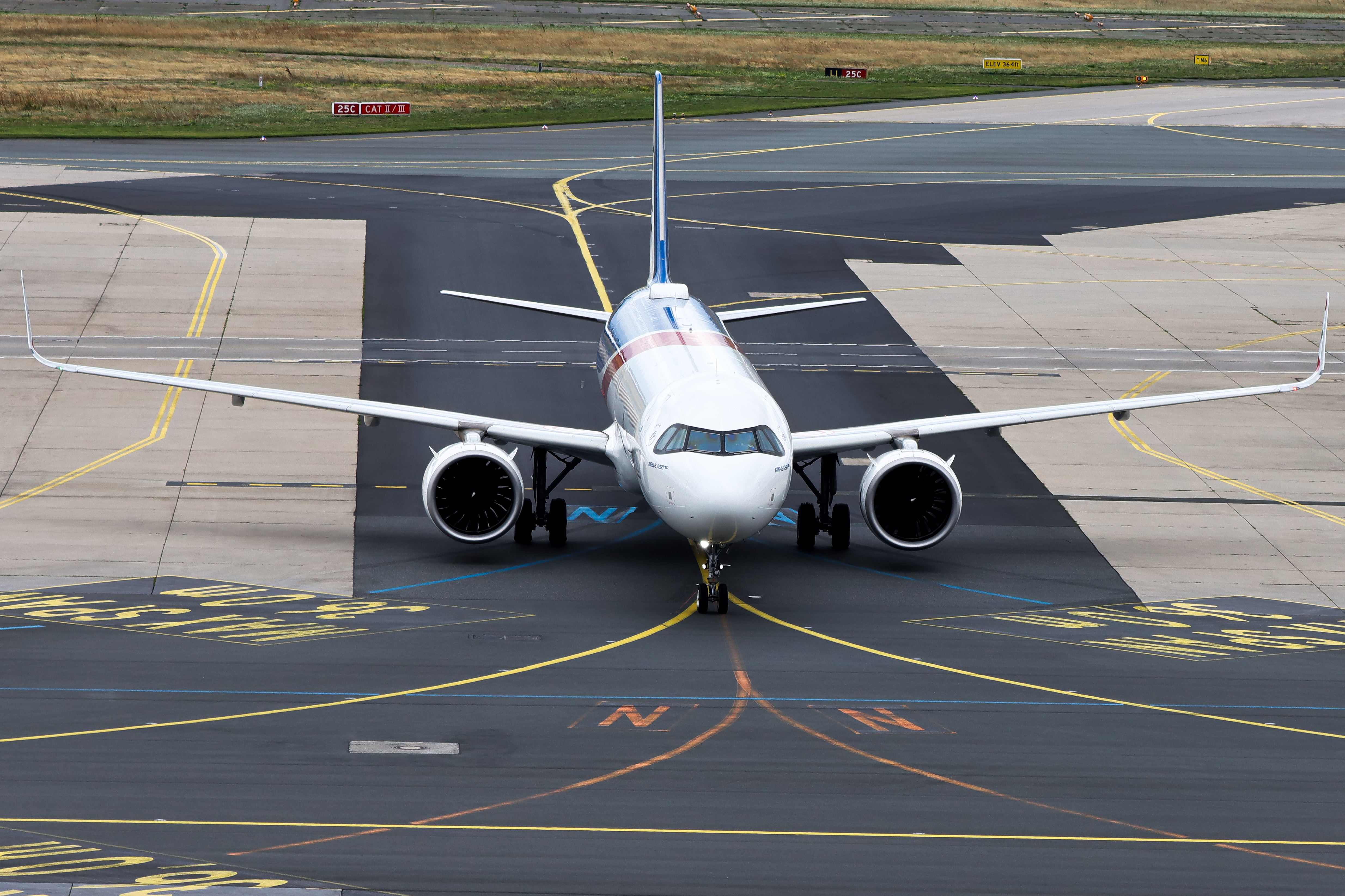 Full size: Middle East Airlines Airbus A321NEO T7-ME4 at Frankfurt International Airport