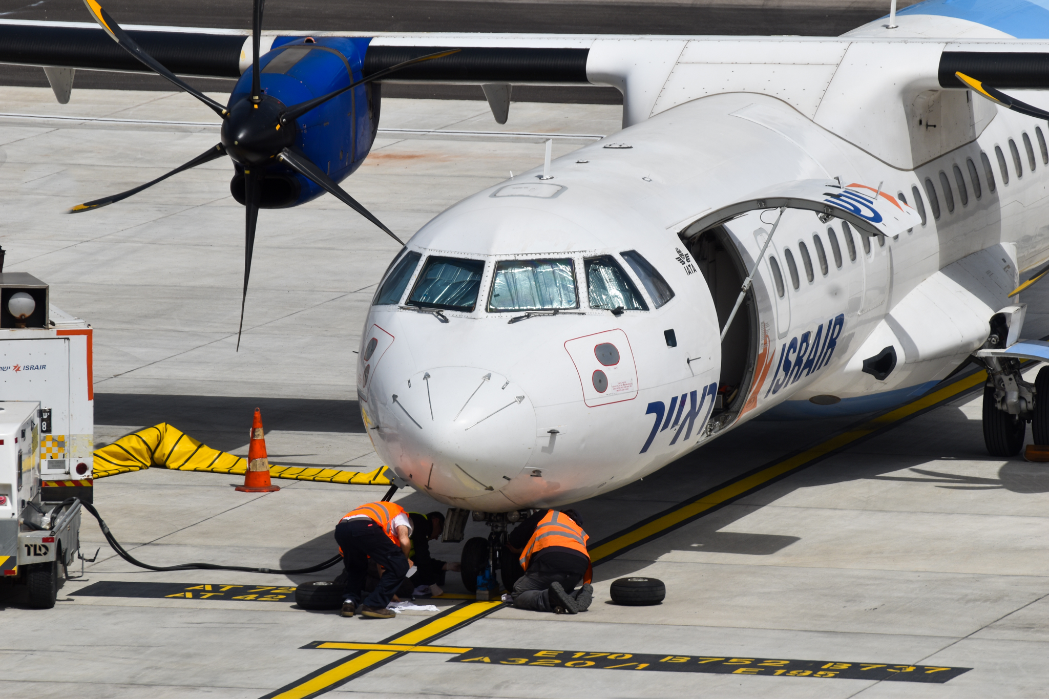 Full size: Israir ATR 72-500 4X-ATI at Tel Aviv-Ben Gurion Airport