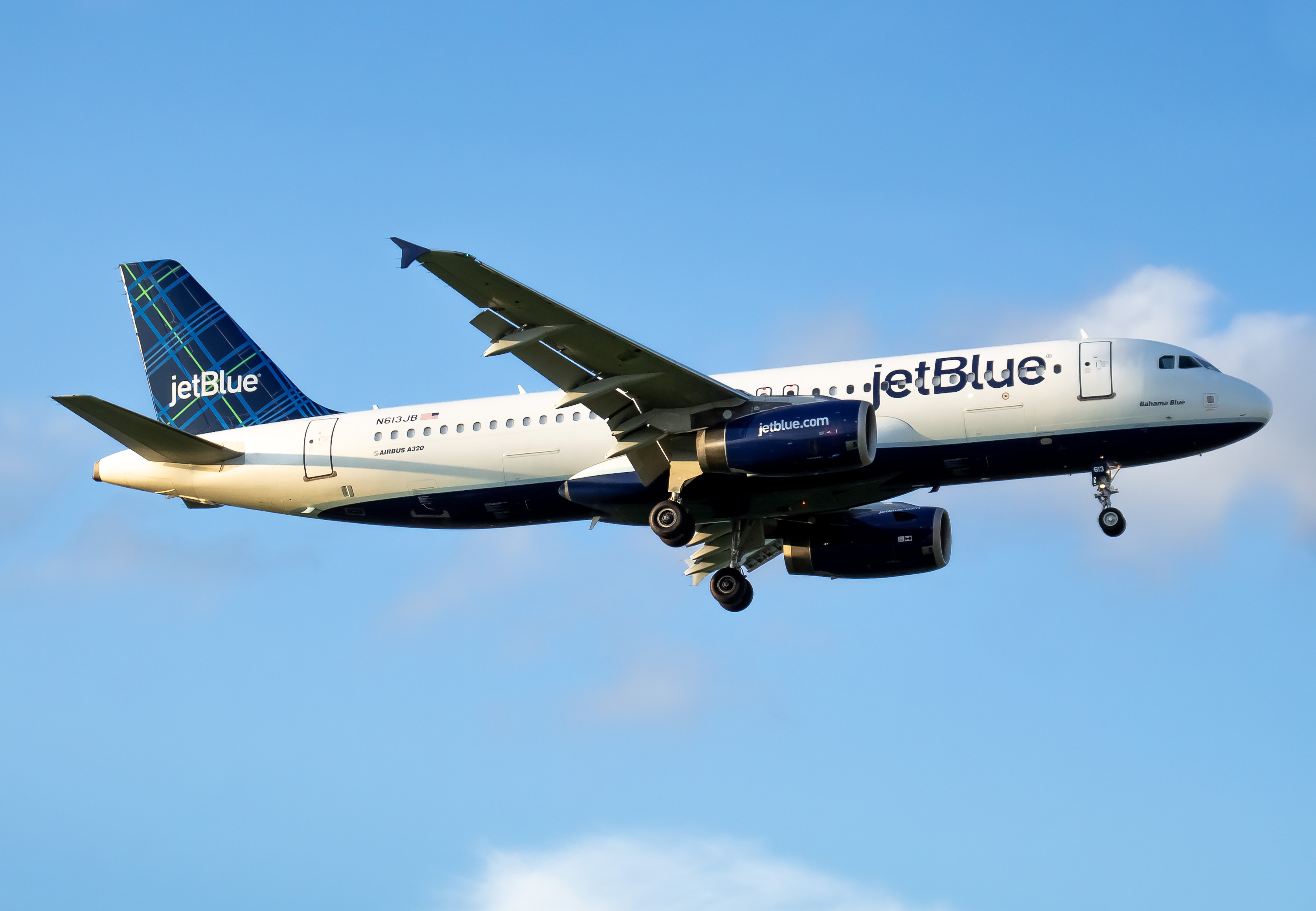 Full size: JetBlue Airways Airbus A320-232 N613JB at John F. Kennedy International Airport
