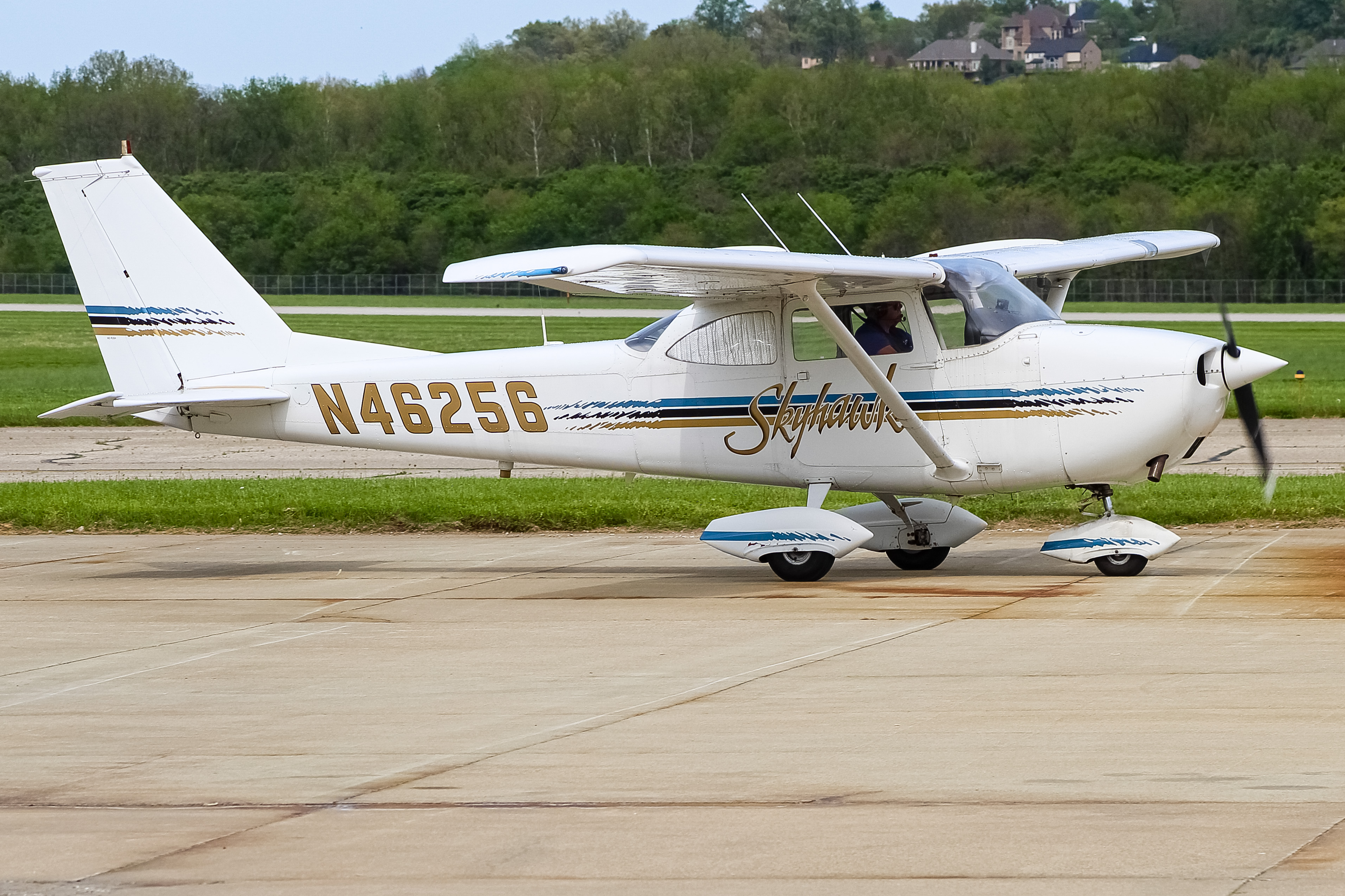 Full size: PRIVATE  Cessna 172 N46256 at Cincinnati Municipal Airport/Lunken Field