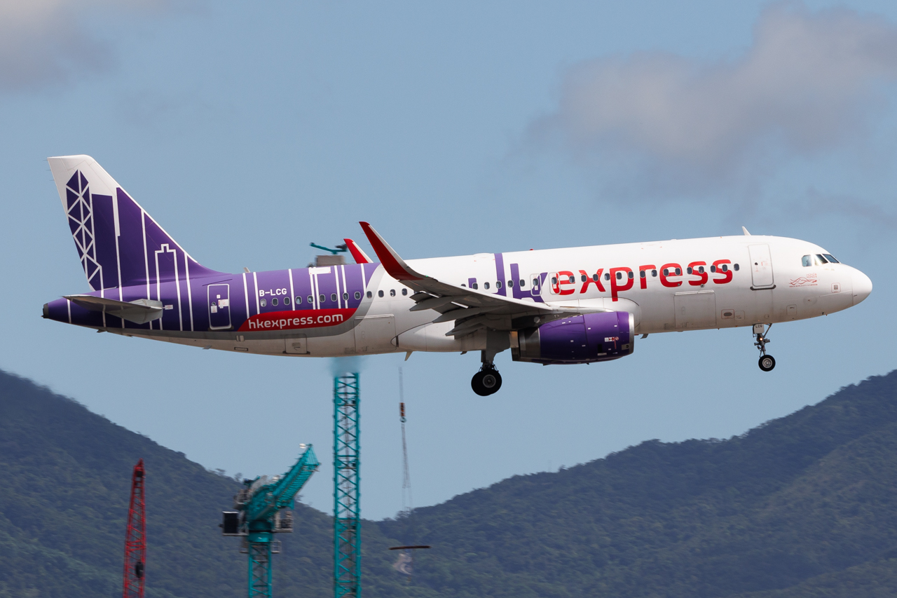 Full size: Hong Kong Express Airbus A320 B-LCG at Hong Kong International Airport
