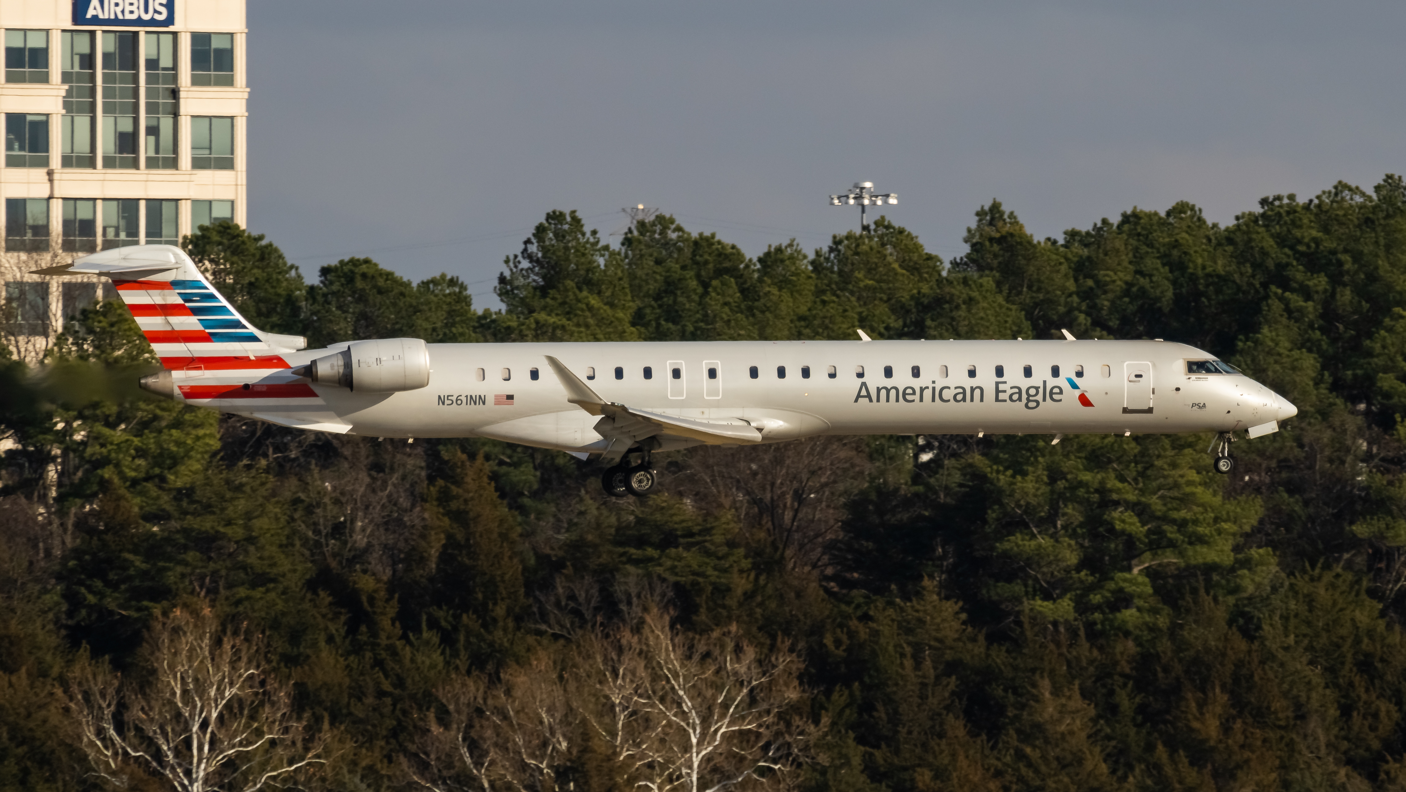 Full size: American Eagle Mitsubishi CRJ-900 N561NN at Washington Dulles International Airport
