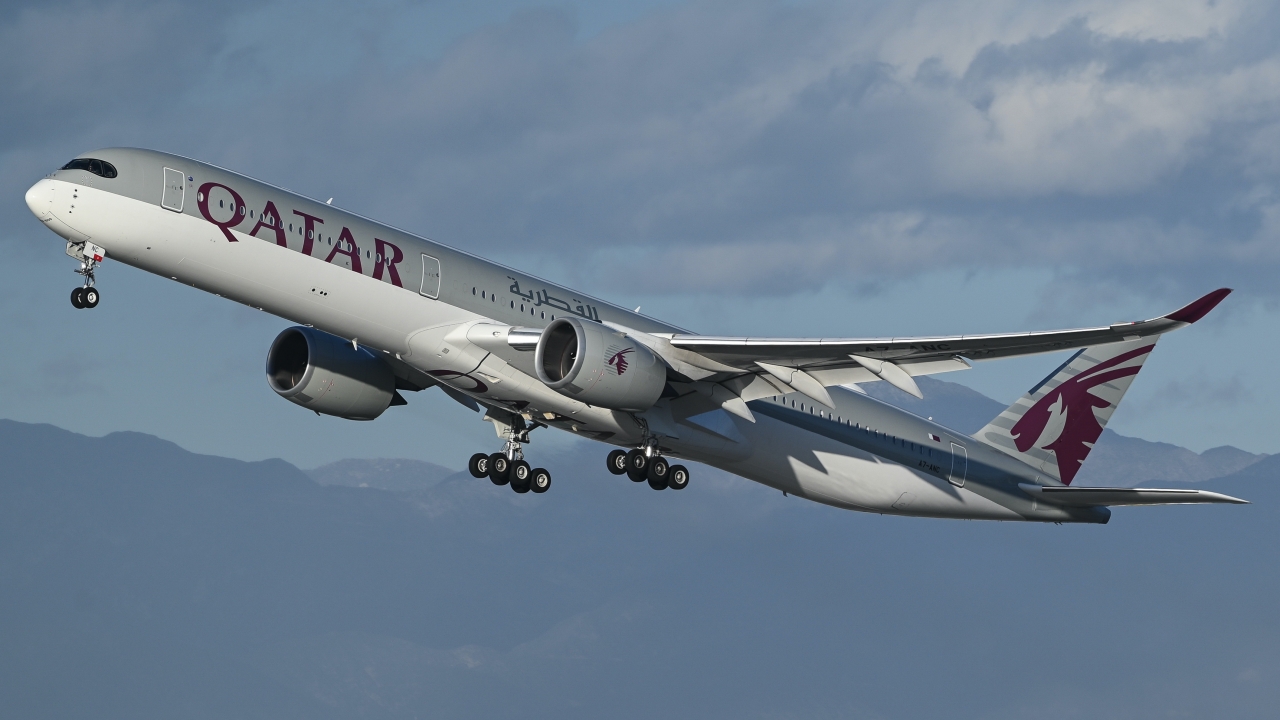 Full size: Qatar Airways Airbus A350-1000 A7-ANC at Los Angeles International Airport
