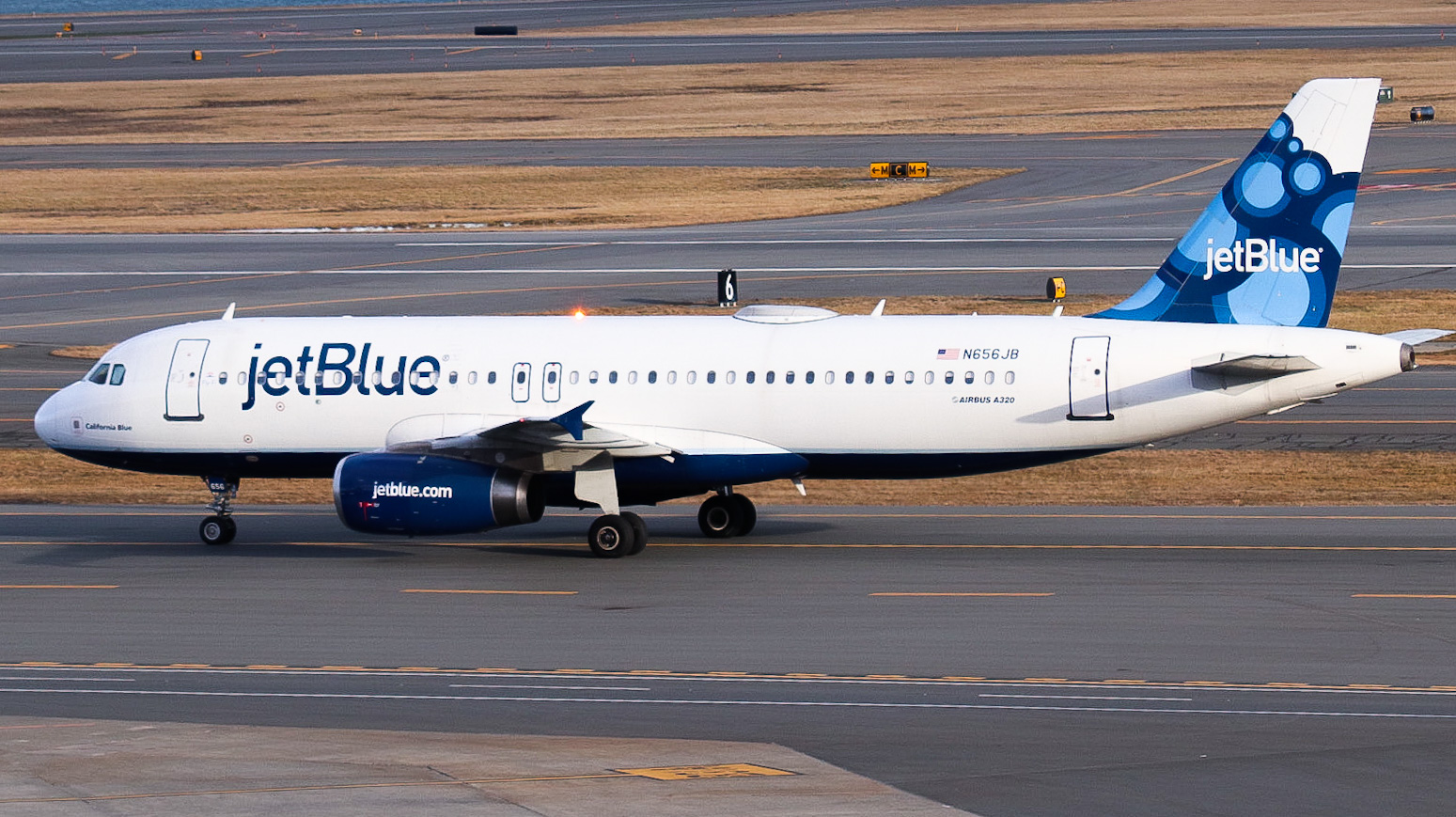Full size: JetBlue Airways Airbus A320 N656JB at General Edward Lawrence Logan International Airport