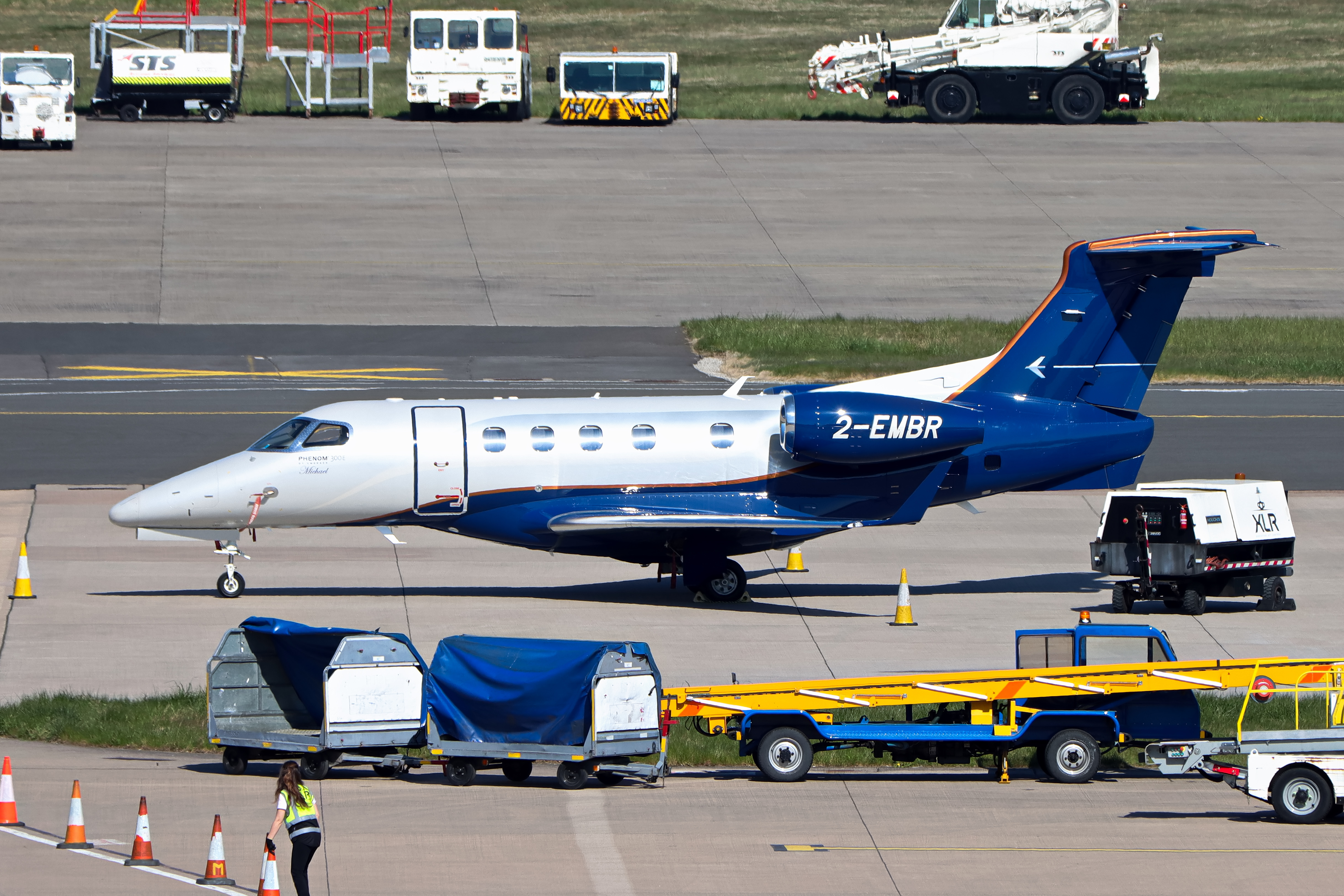 Full size: PRIVATE Embraer Phenom 300 2-EMBR at Birmingham Airport