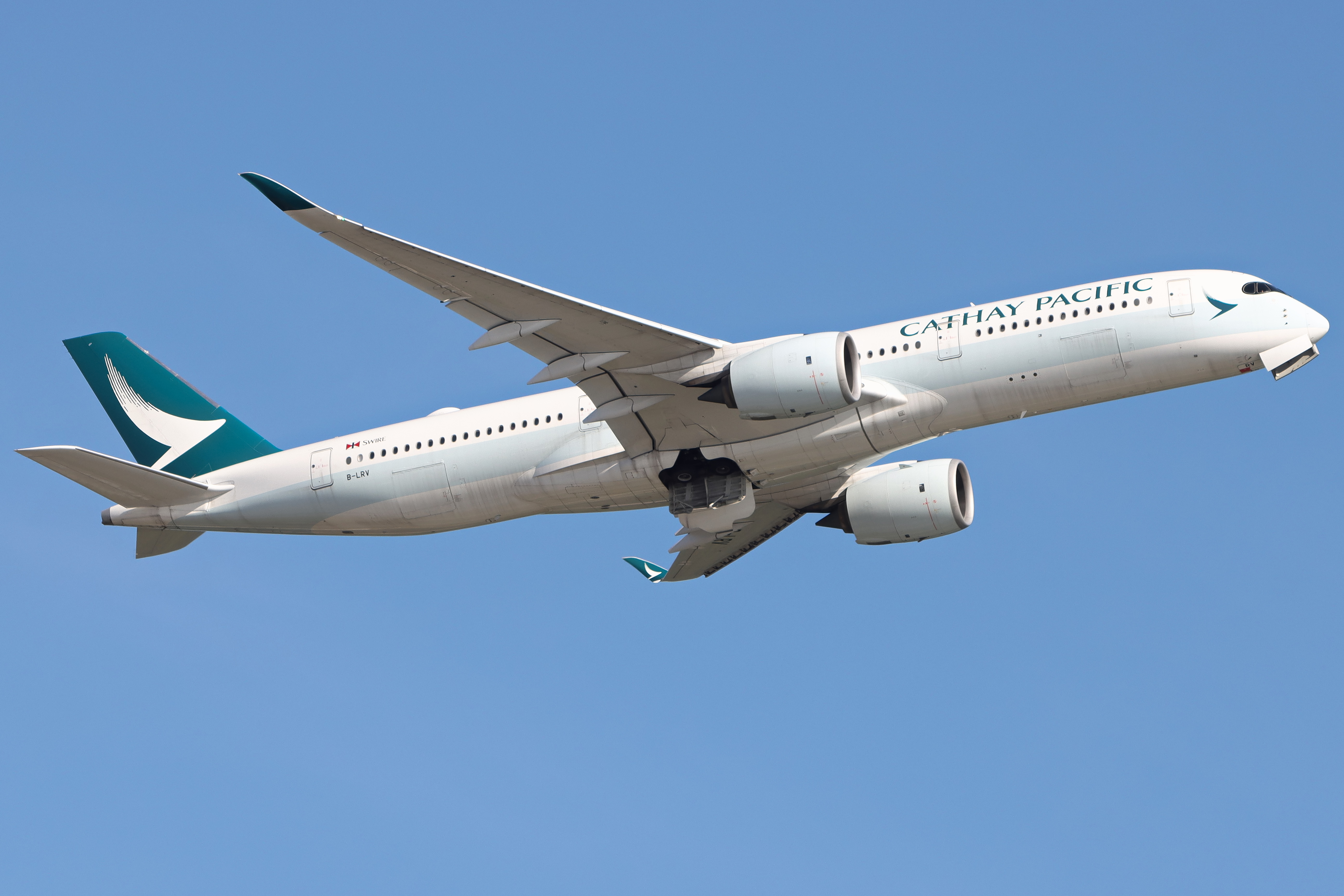 Full size: CATHAY PACIFIC Airbus A350-900 B-LRV at Hong Kong International Airport