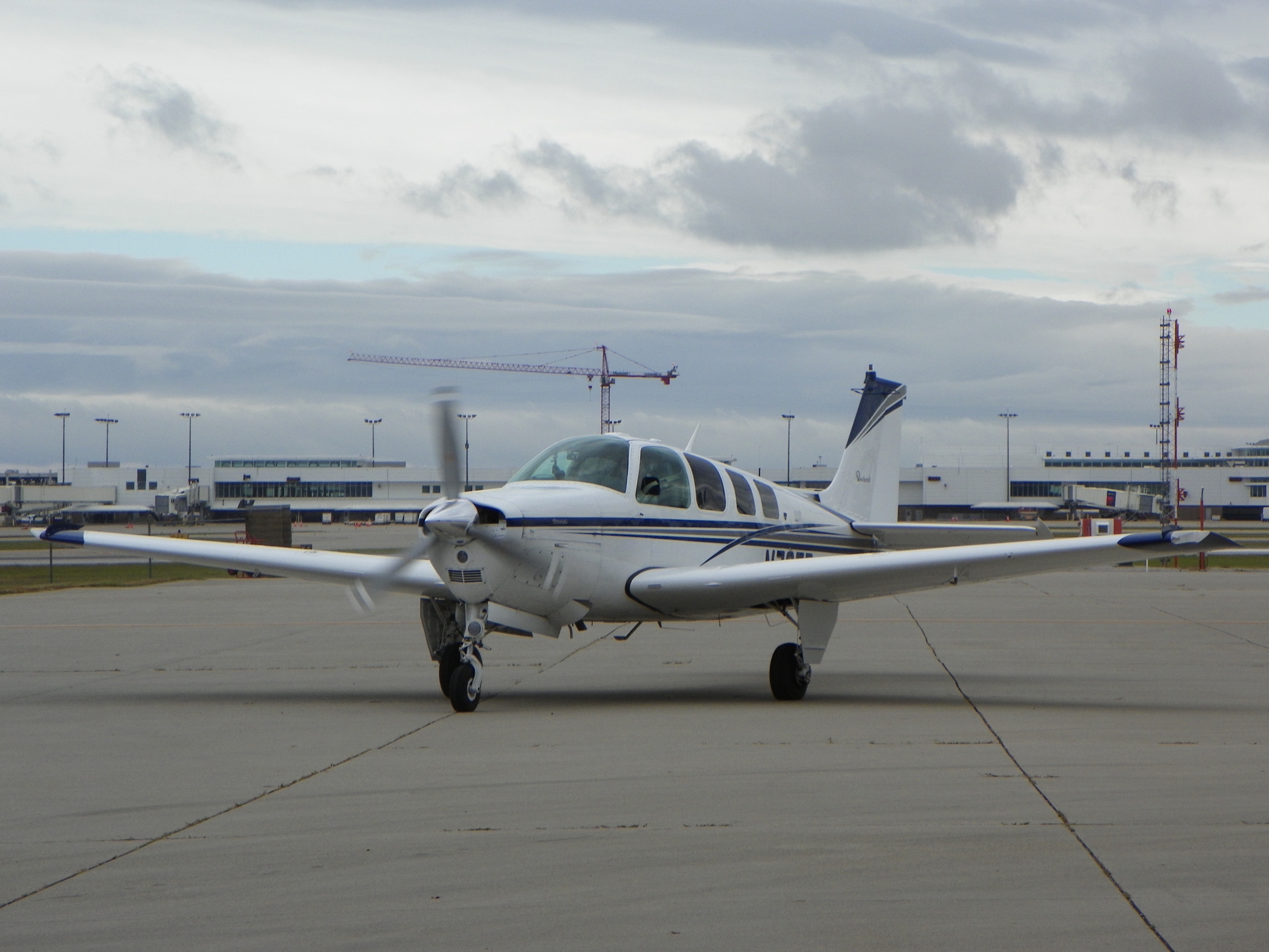 Full size: PRIVATE Beech A36 Bonanza N70TB at Cincinnati/Northern Kentucky International Airport