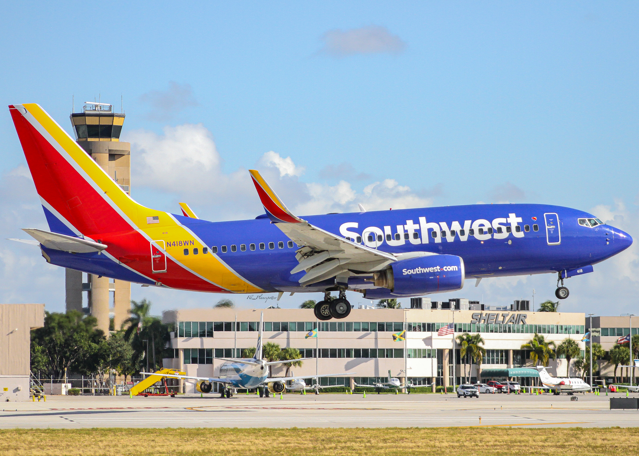 Full size: Southwest Airlines Boeing 737-700 N418WN at Fort Lauderdale/Hollywood International Airport