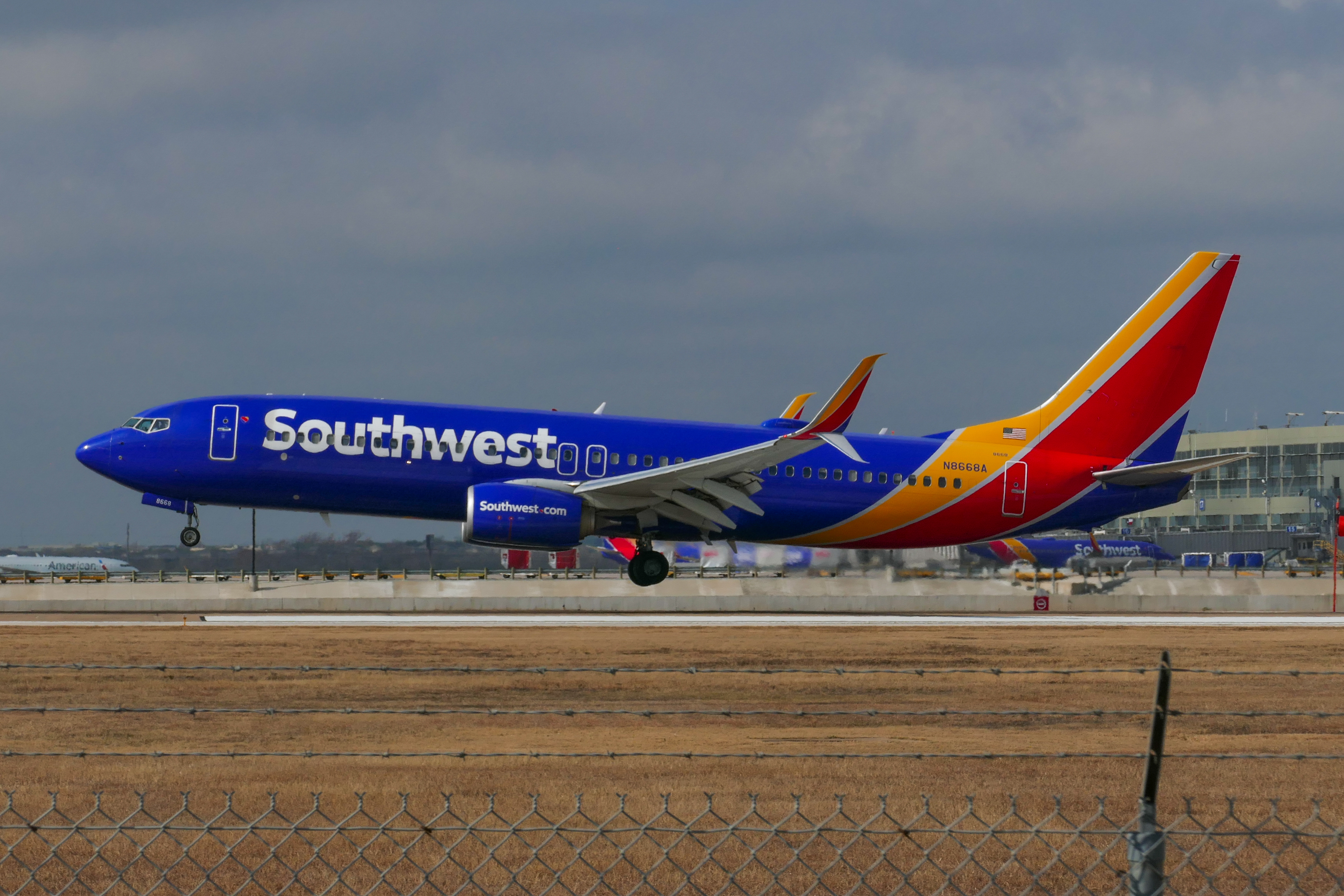 Full size: Southwest Airlines Boeing 737-800 N8668A at Austin-Bergstrom International Airport