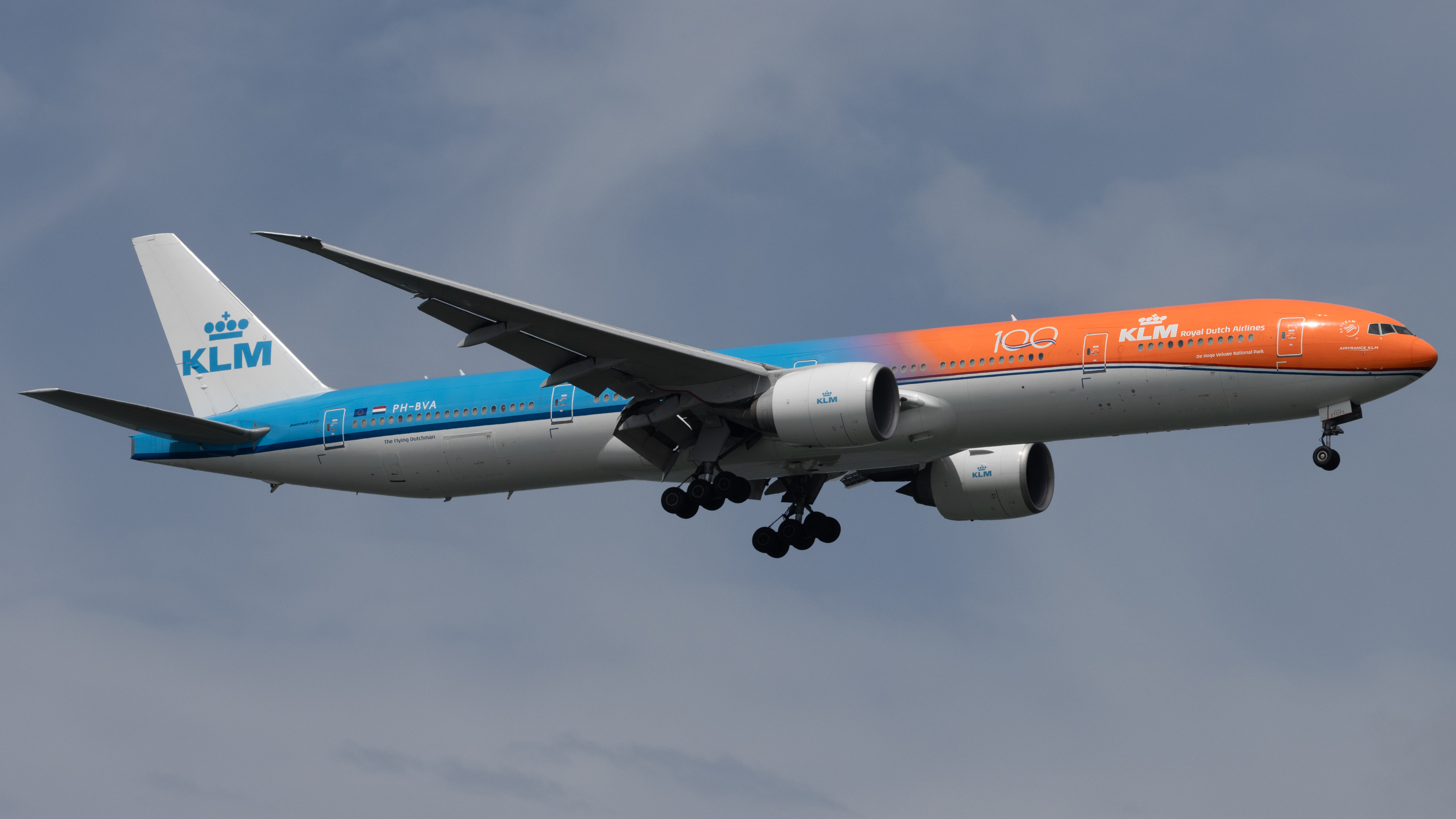 Full size: KLM Boeing 777-300ER PH-BVA at Singapore-Changi Airport