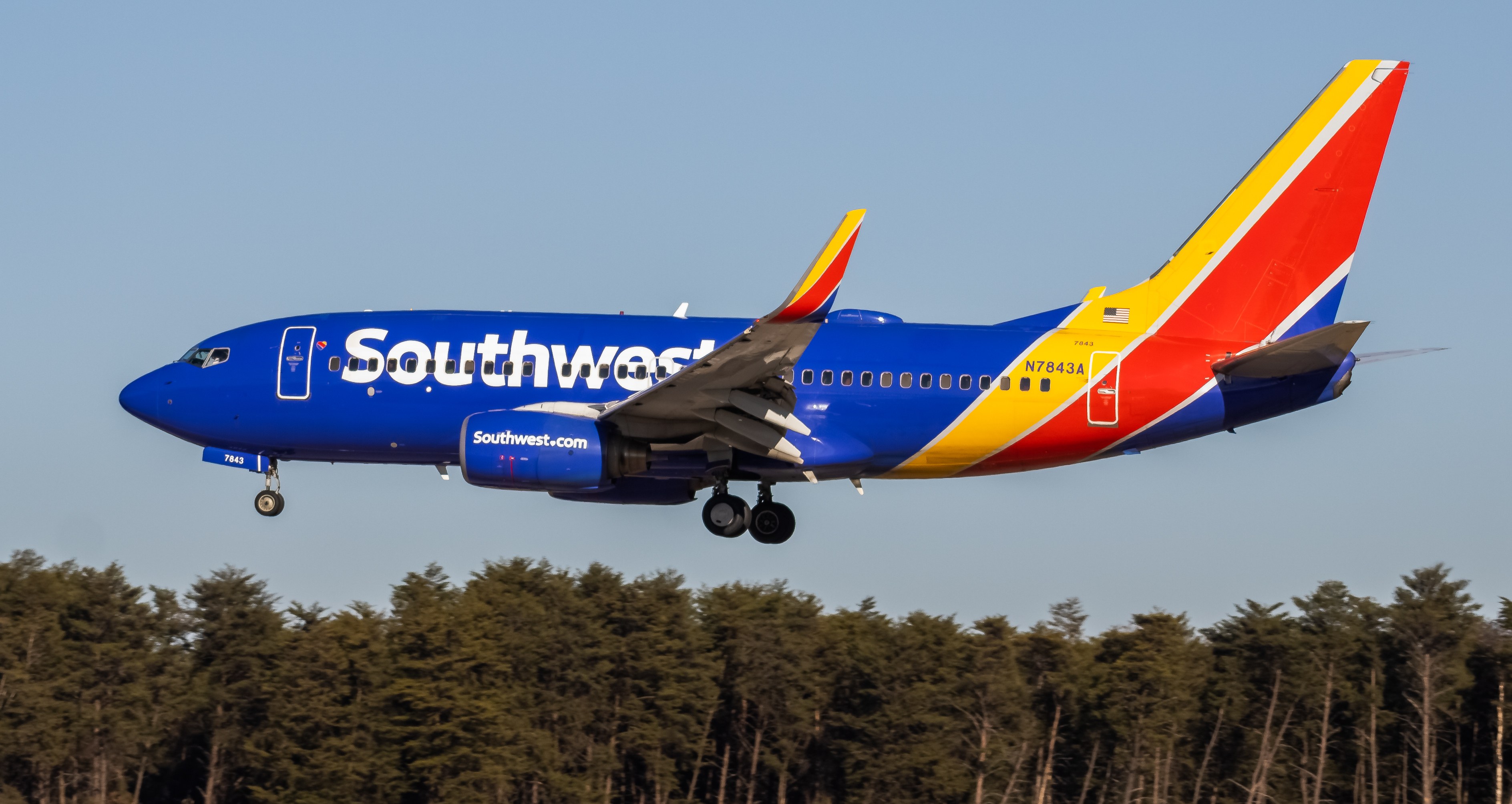 Full size: Southwest Airlines Boeing 737-700 N7843A at Baltimore/Washington International Thurgood Marshall Airport