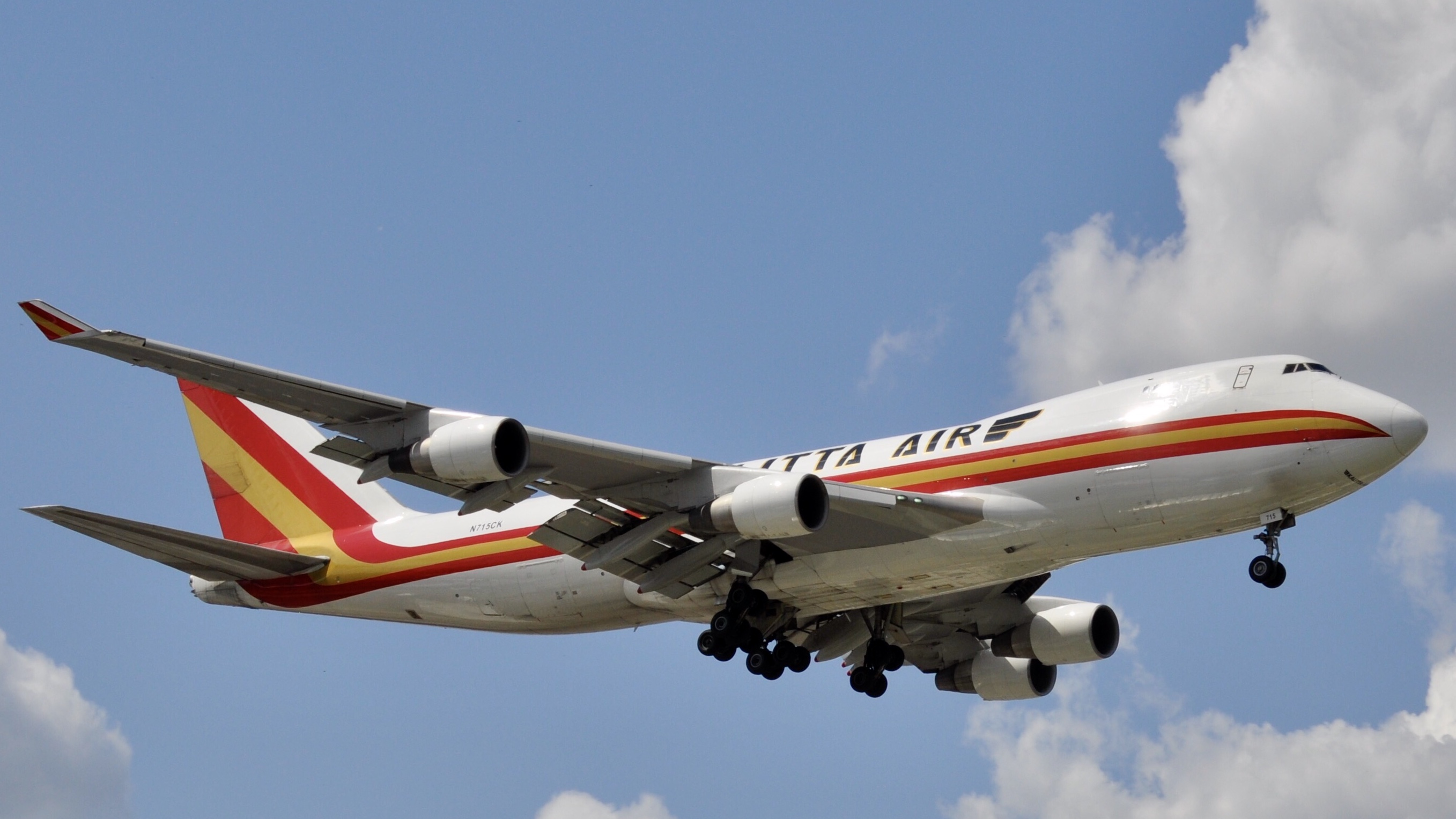 Full size: Kalitta Air Boeing 747-400F N715CK at Chicago O'Hare International Airport