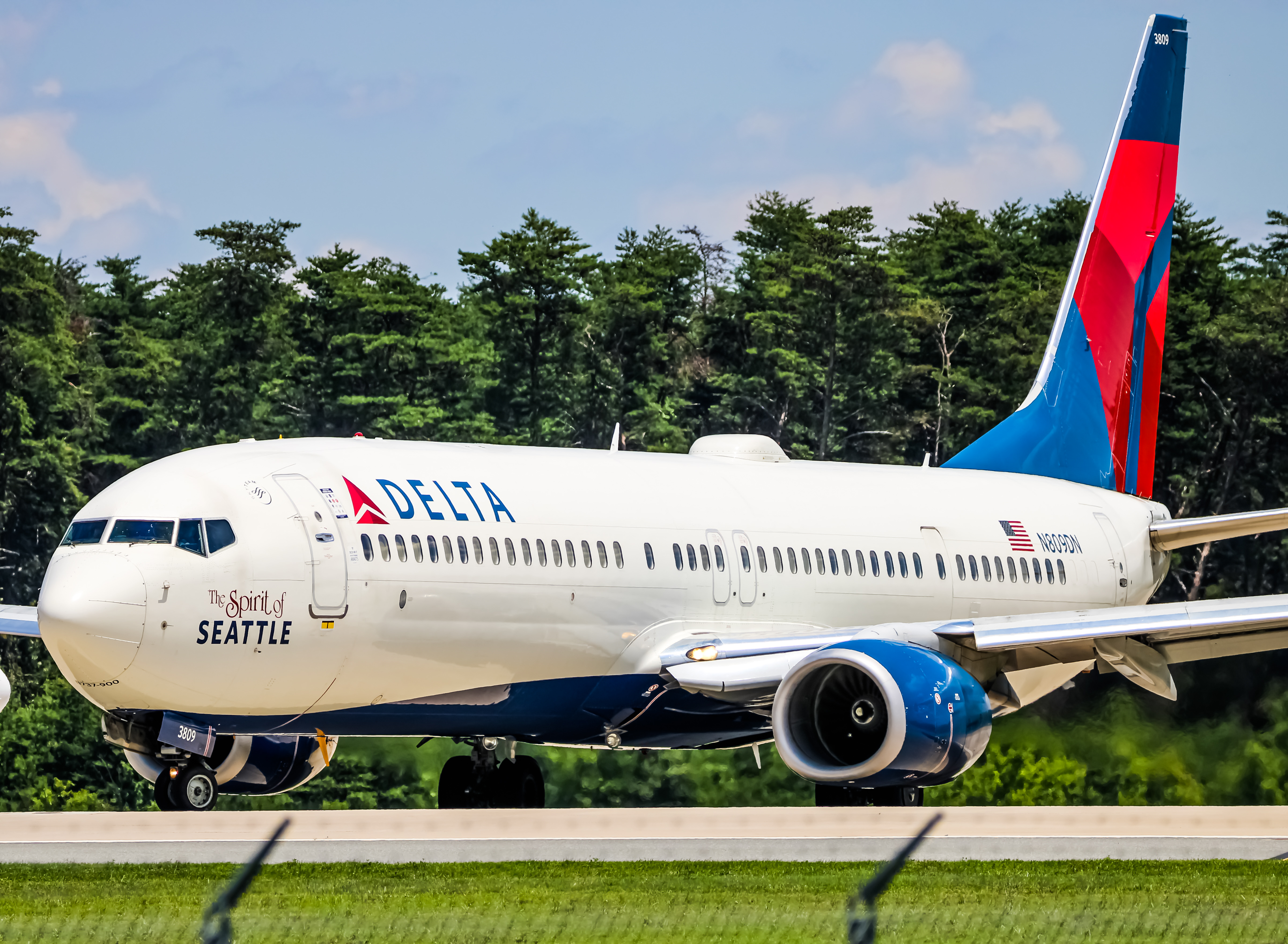 Full size: Delta Airlines Boeing 737-900ER N809DN at Baltimore/Washington International Thurgood Marshall Airport