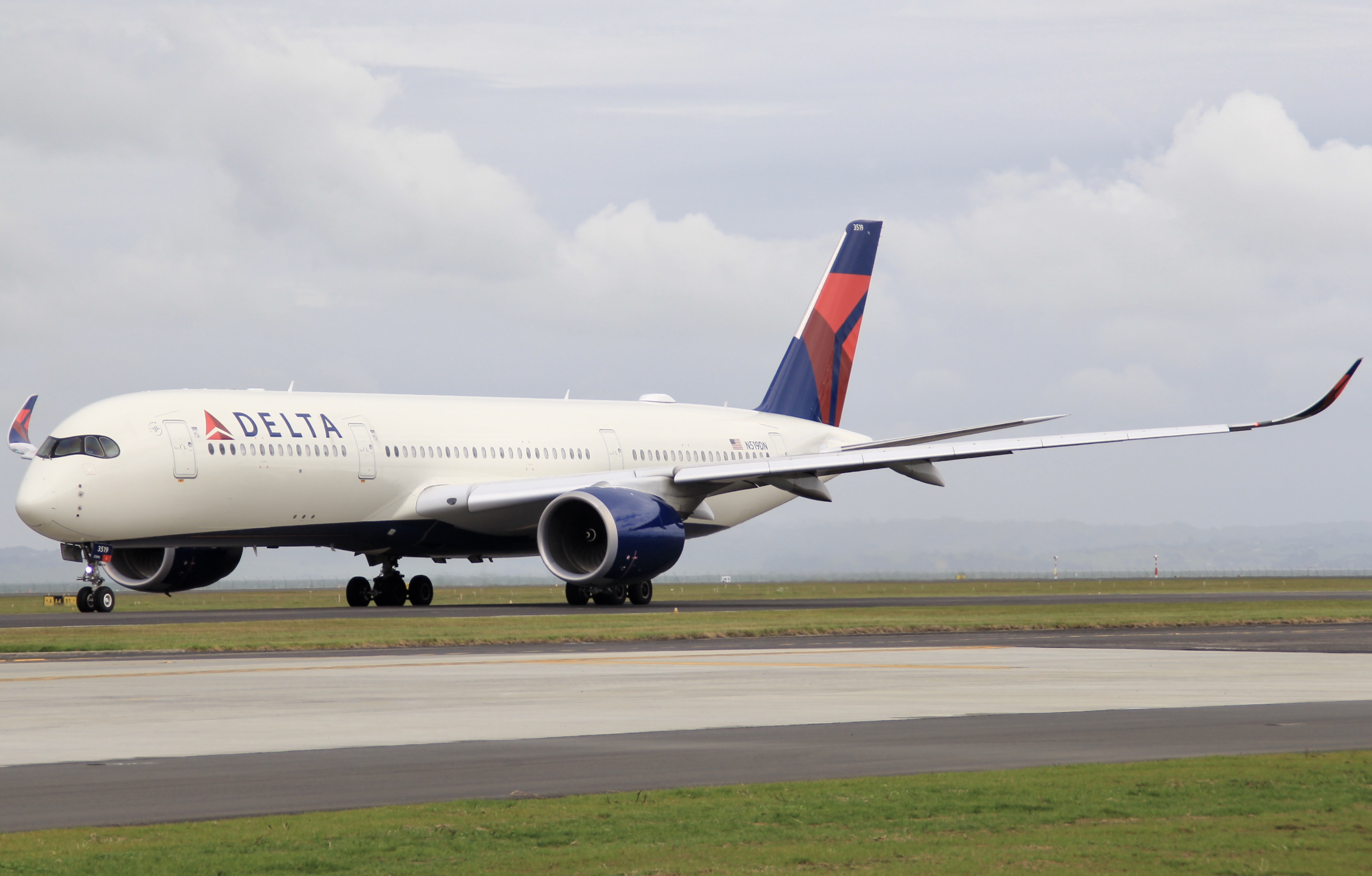 Full size: Delta Airlines Airbus A350-900 N519DN at Auckland International Airport
