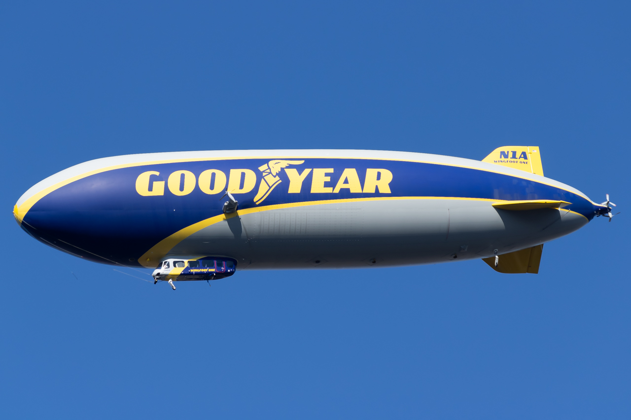 Full size: Goodyear Zeppelin NT N1A at Pittsburgh International Airport