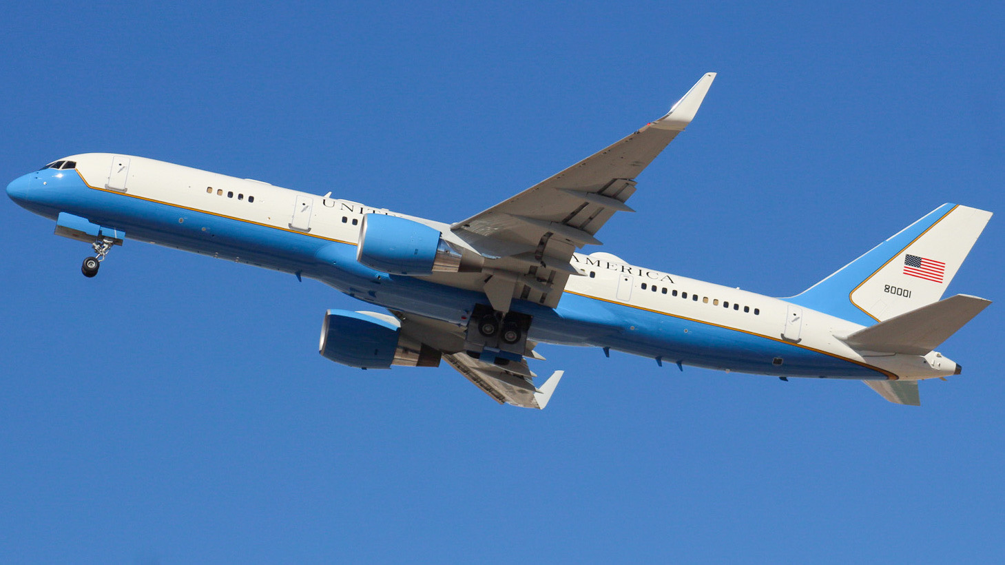 Full size: USAF - United States Air Force Boeing VC-32 98-0001 at Harry Reid International Airport