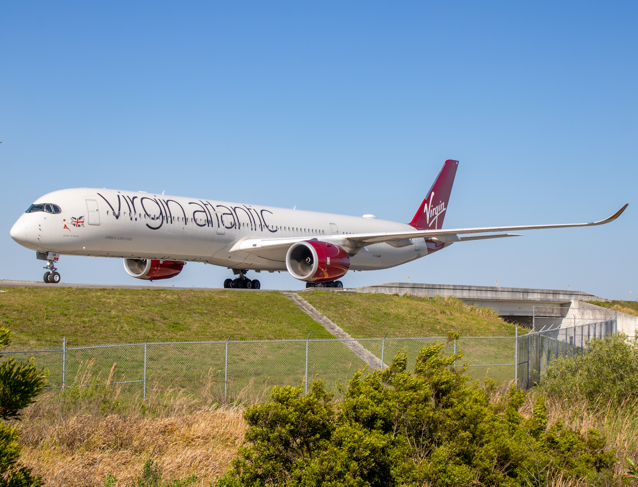 Full size: Virgin Atlantic Airbus A350-1000 G-VJAM at Orlando International Airport