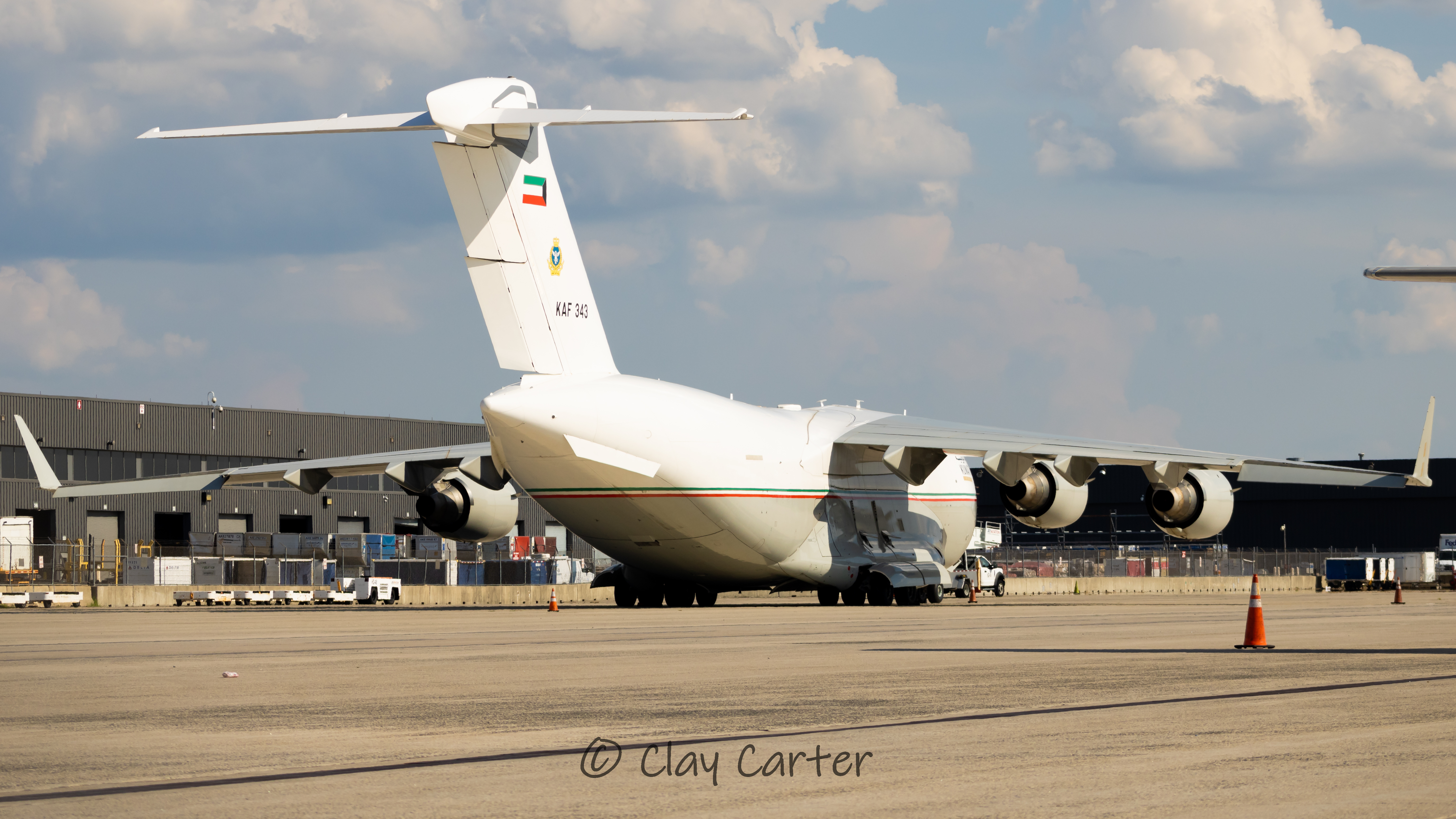 Full size: Kuwait Air Force Boeing C-17 Globemaster III KAF343 at Washington Dulles International Airport