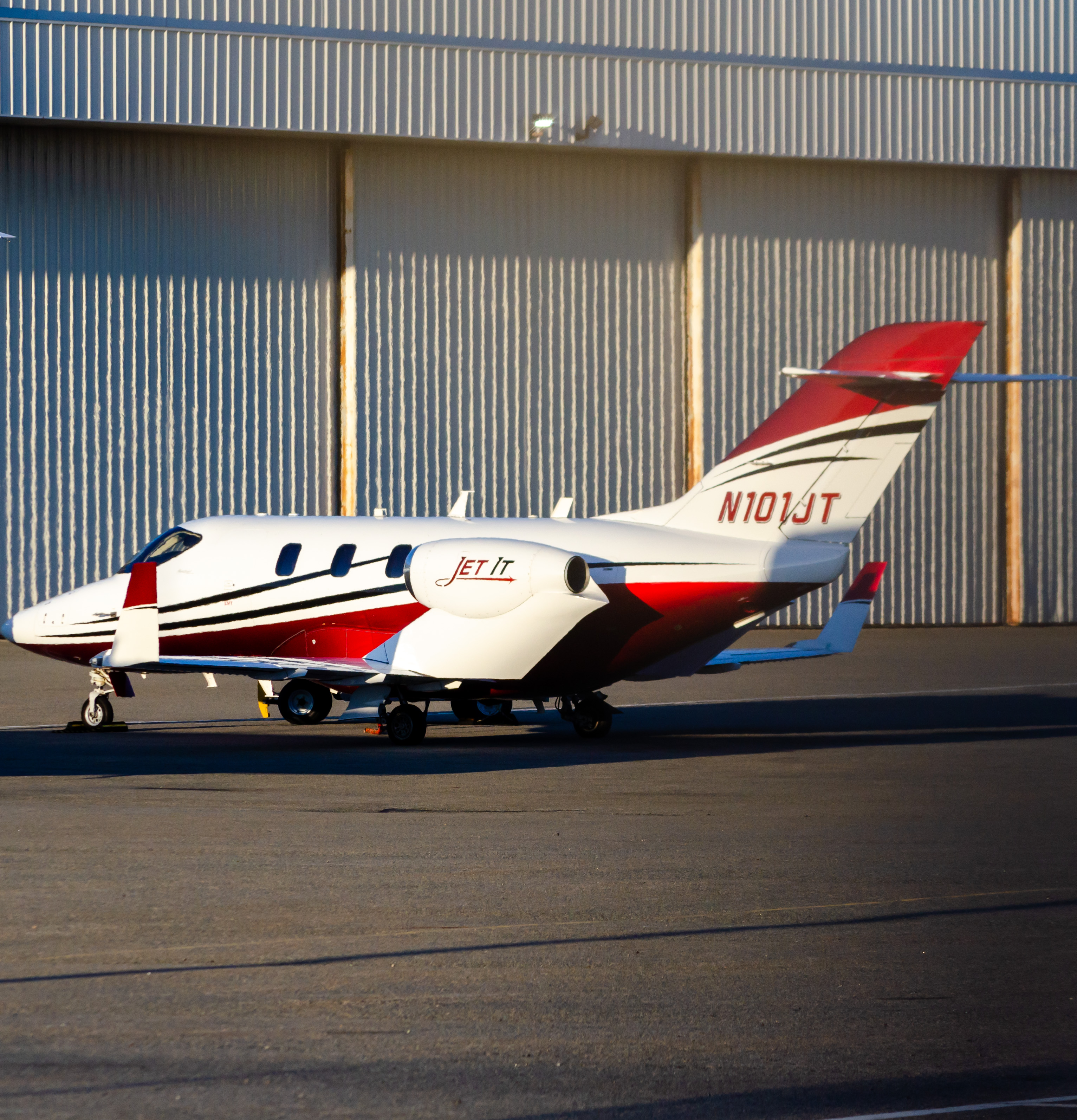 Full size: JETIT HONDA JET N101JT at Newark Liberty International Airport