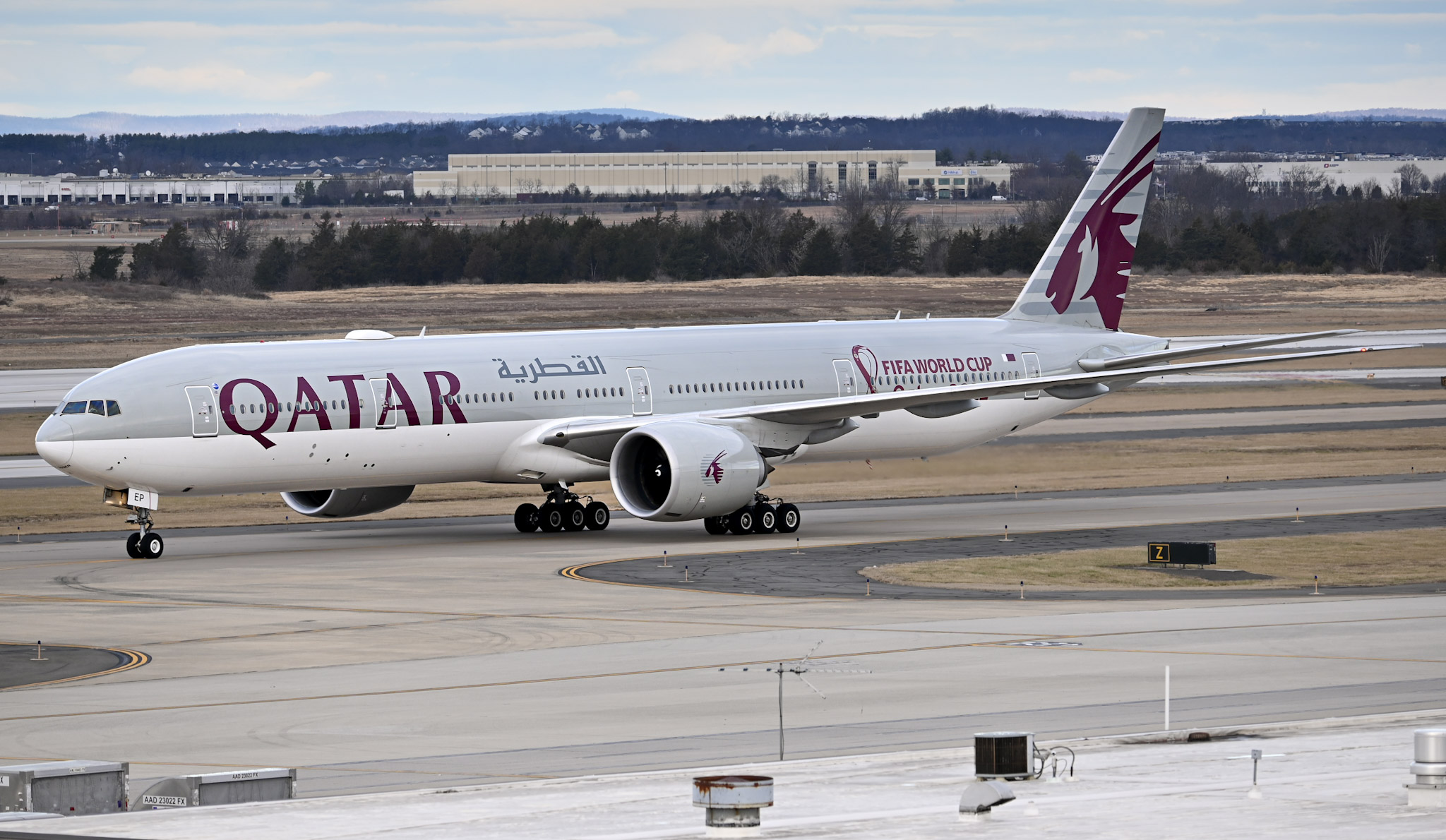 Full size: Qatar Airways Boeing 777-300ER A7-BEP at Washington Dulles International Airport