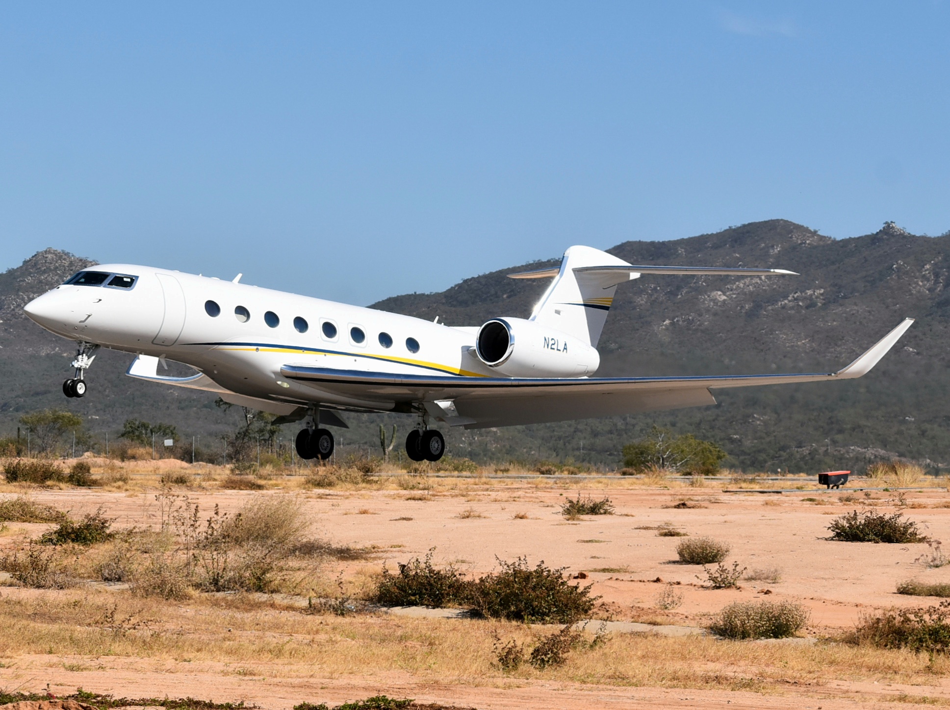 Full size: PRIVATE Gulfstream G650 N2LA at Aeropuerto de Cabo San Lucas Internacional